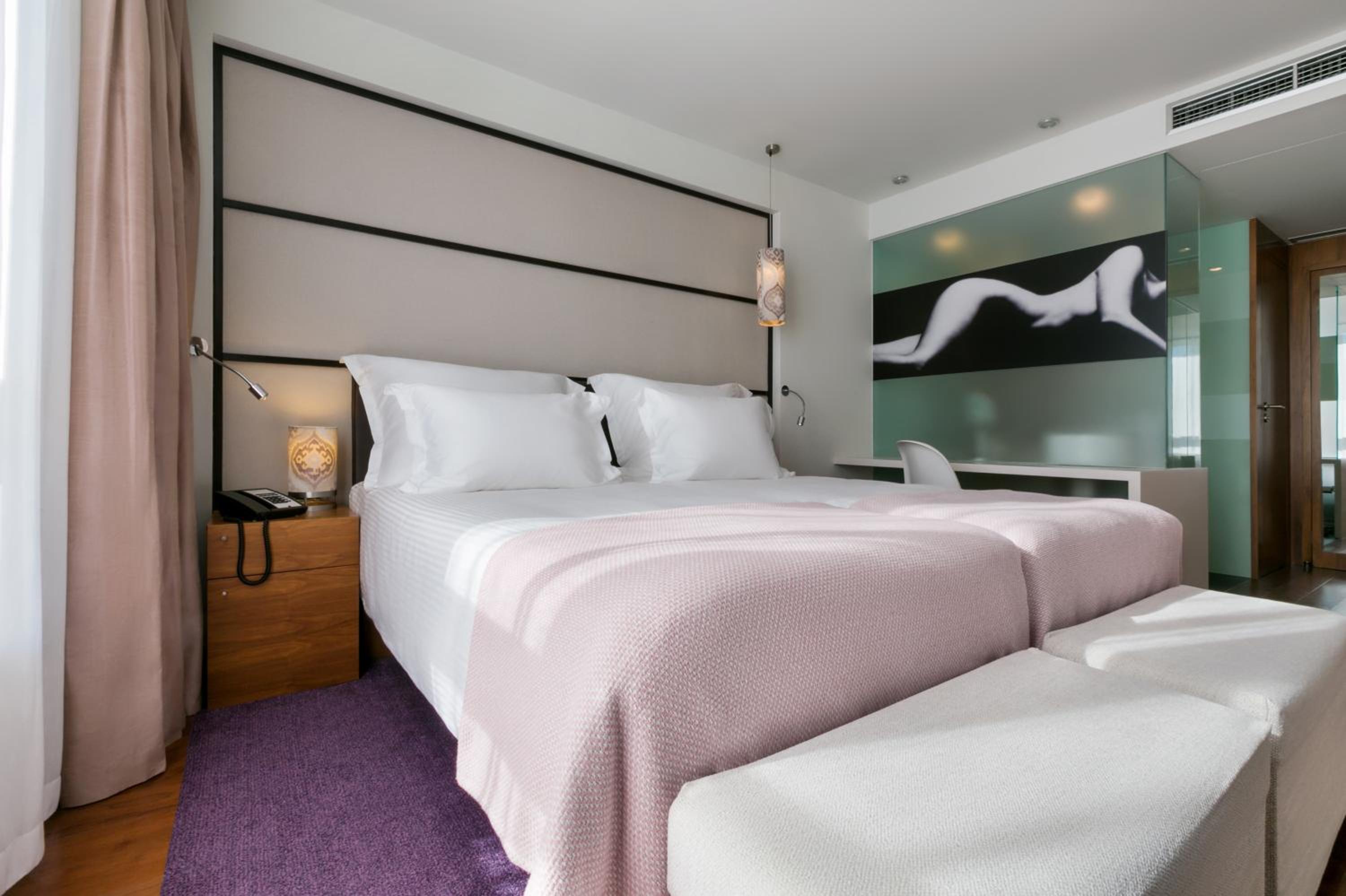 Superior Room with Sea View - Photo 2
