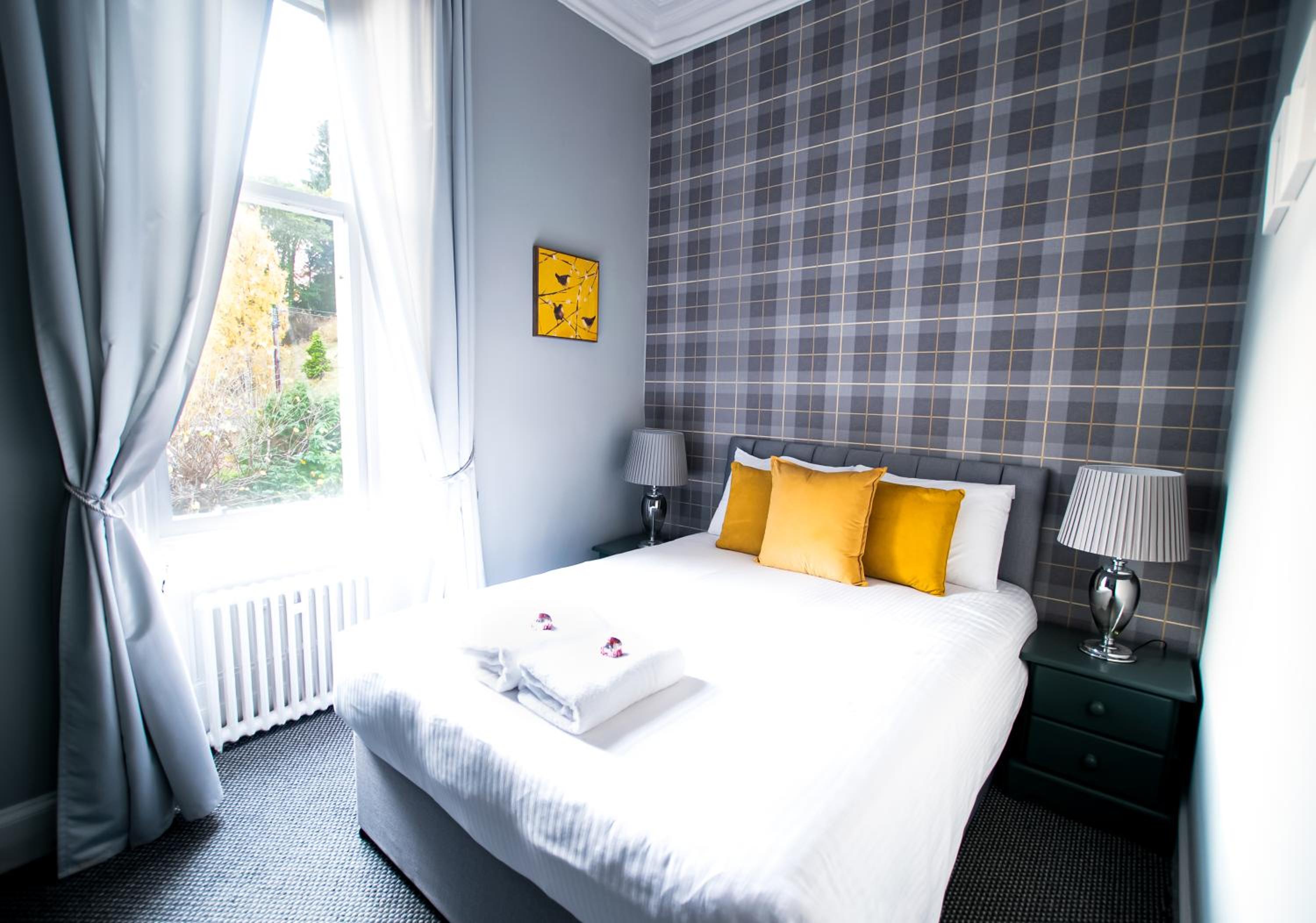 Small Double Room - Photo 2
