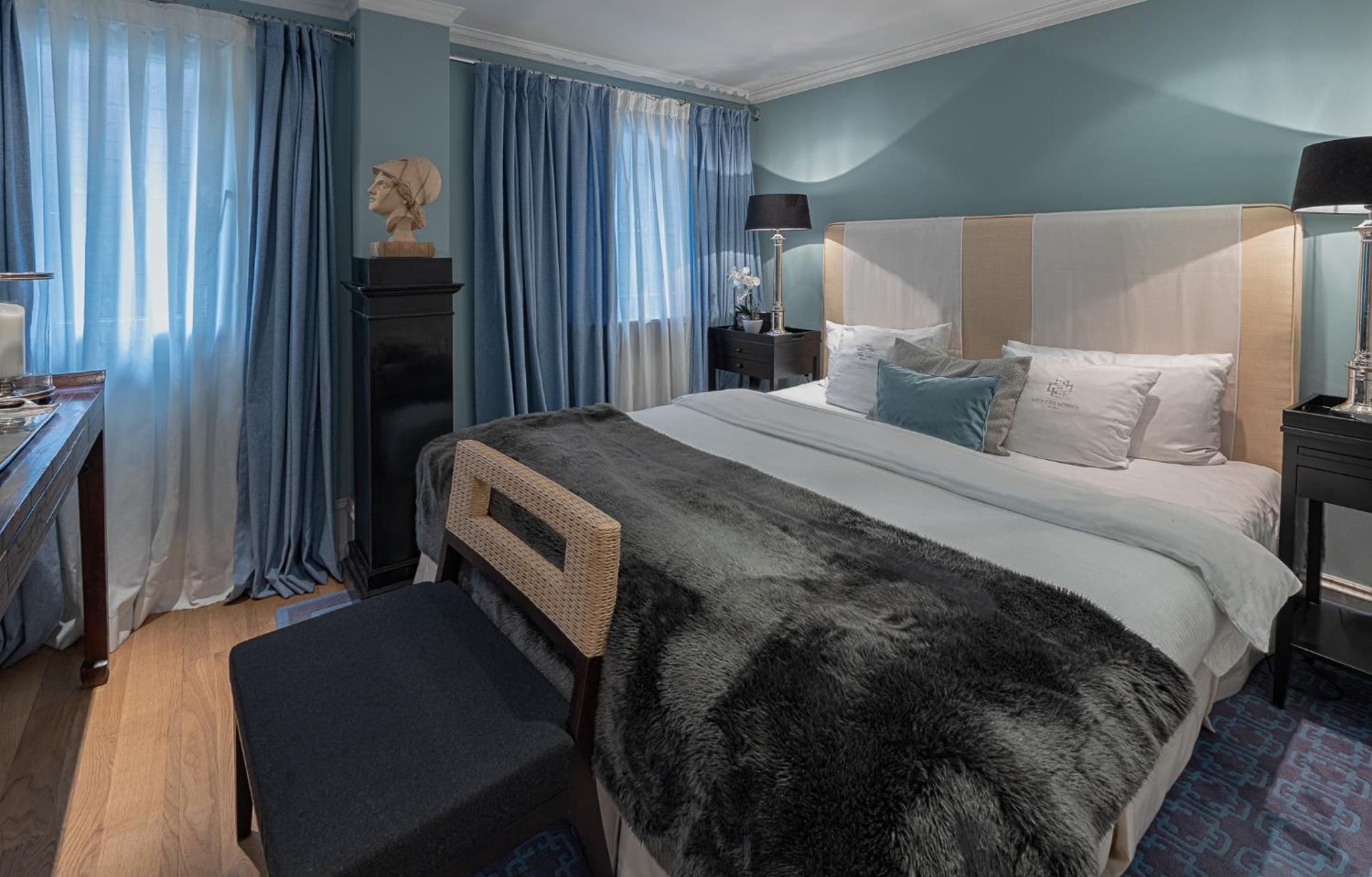 Prestige  Room