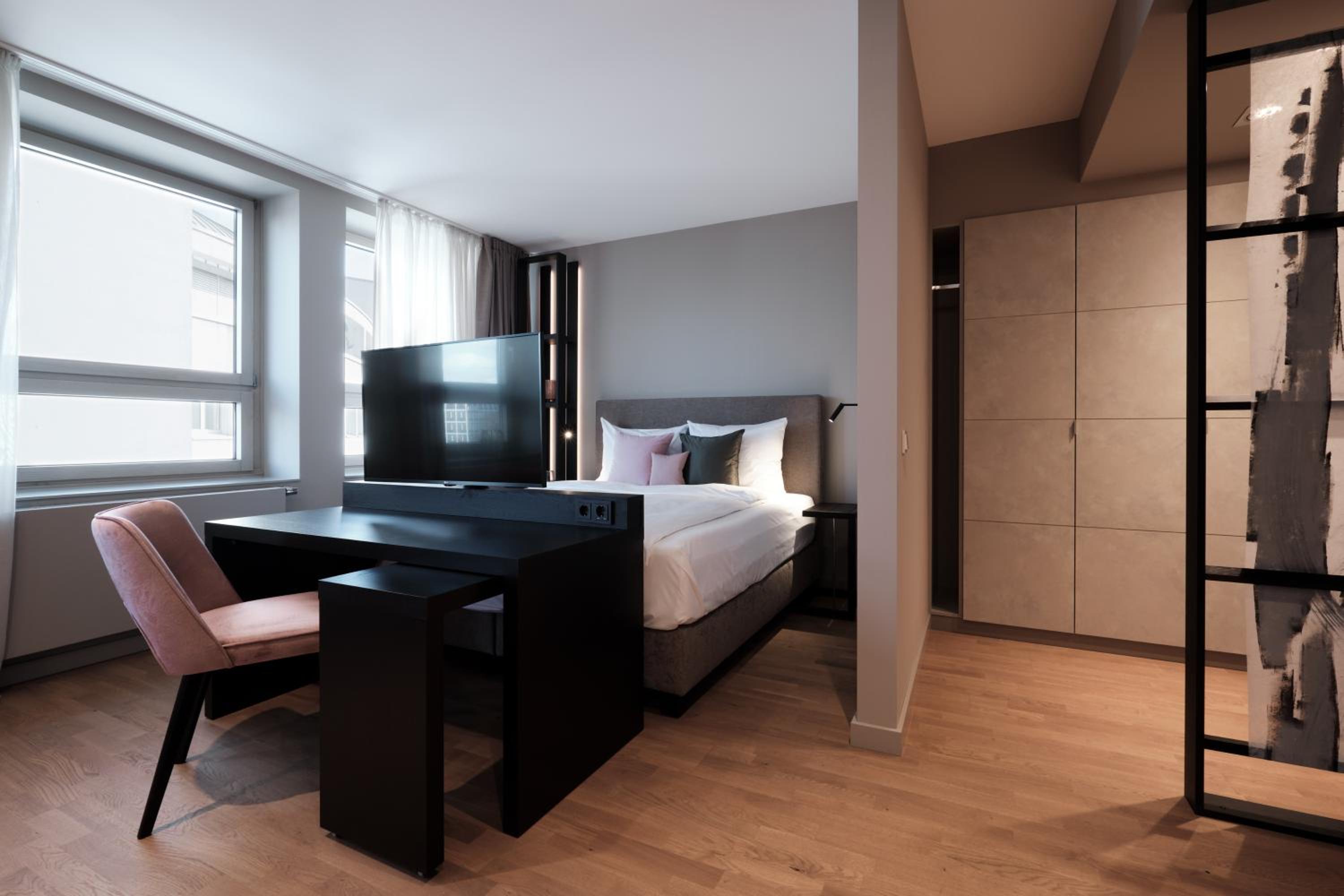 Deluxe Room - Photo 8
