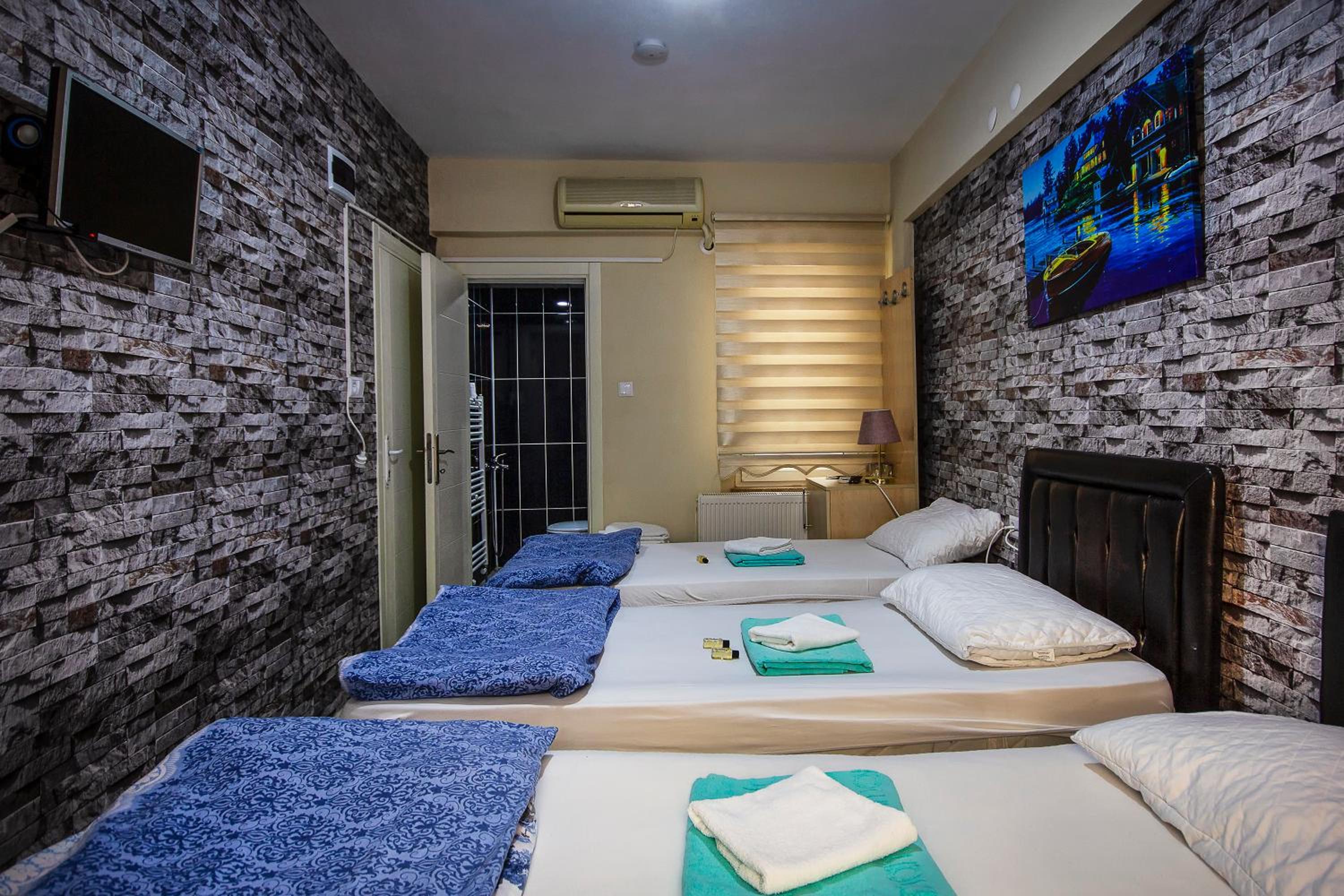 Quadruple Room With Bathroom photo 1