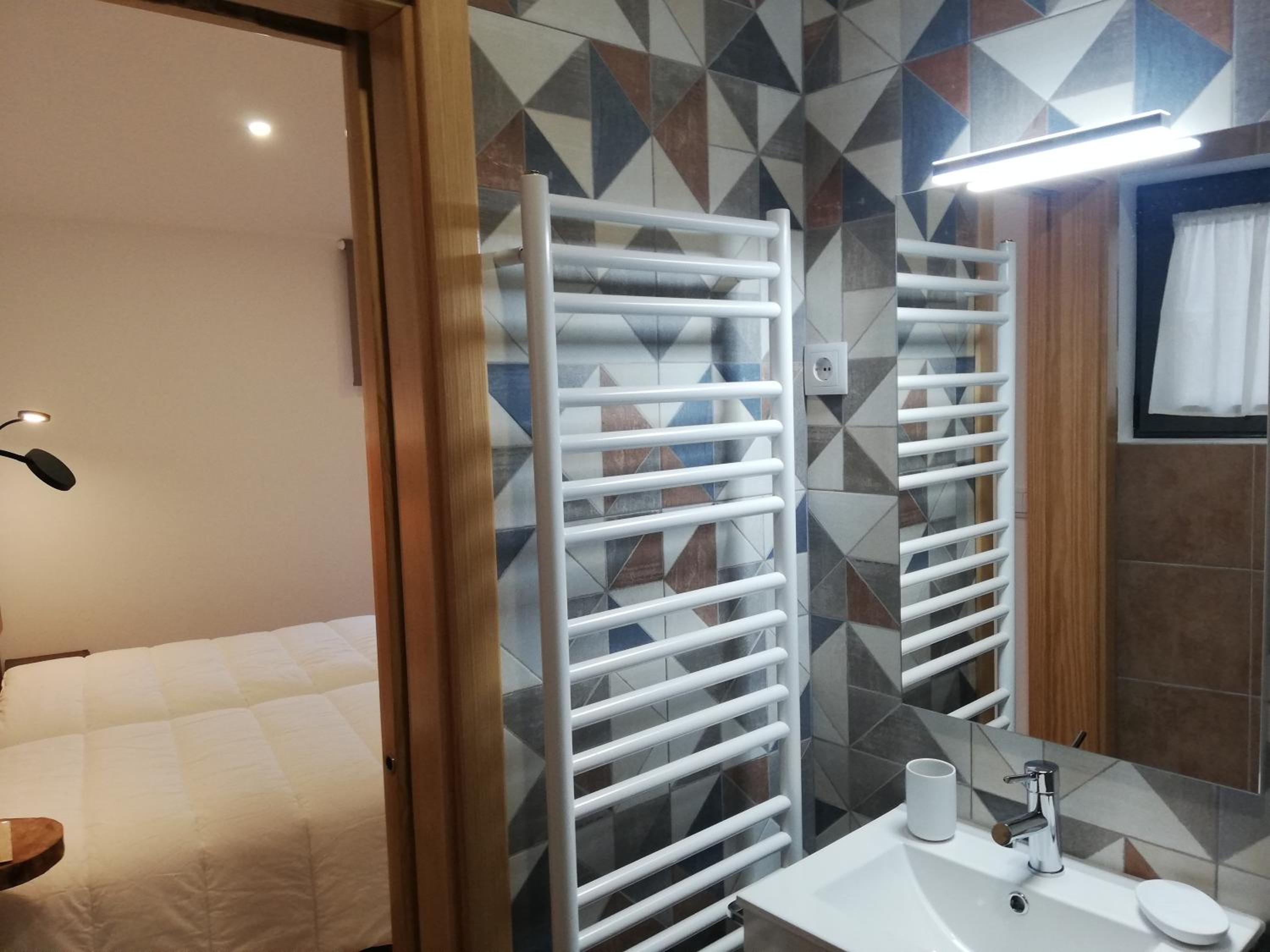 Twin Room - Photo 2