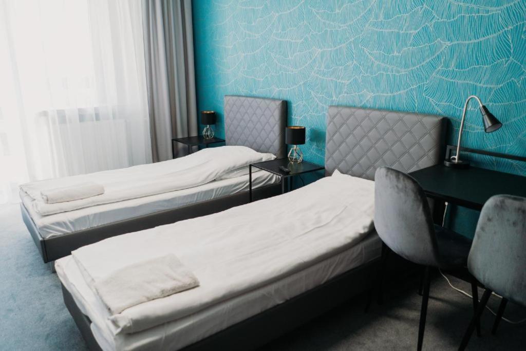 Twin Room - Photo 3