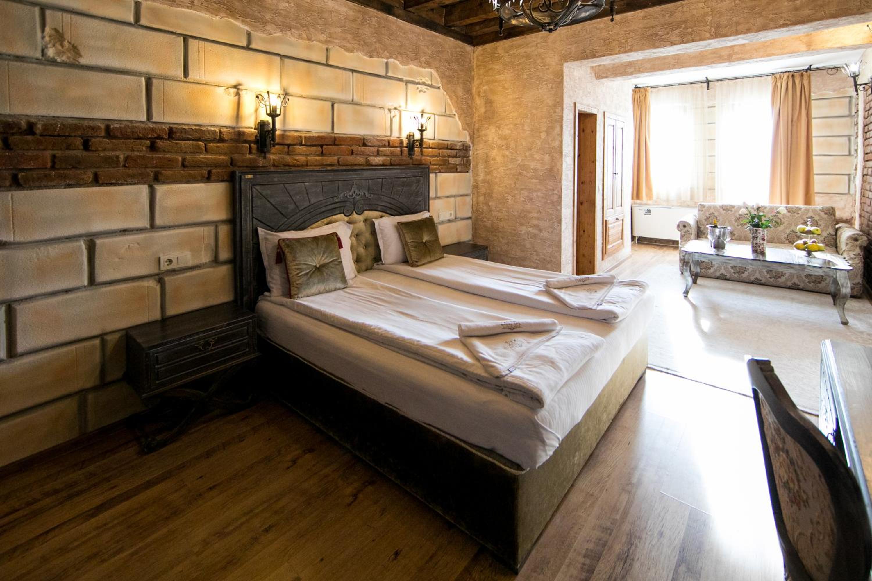 Deluxe Double Room - Photo 1