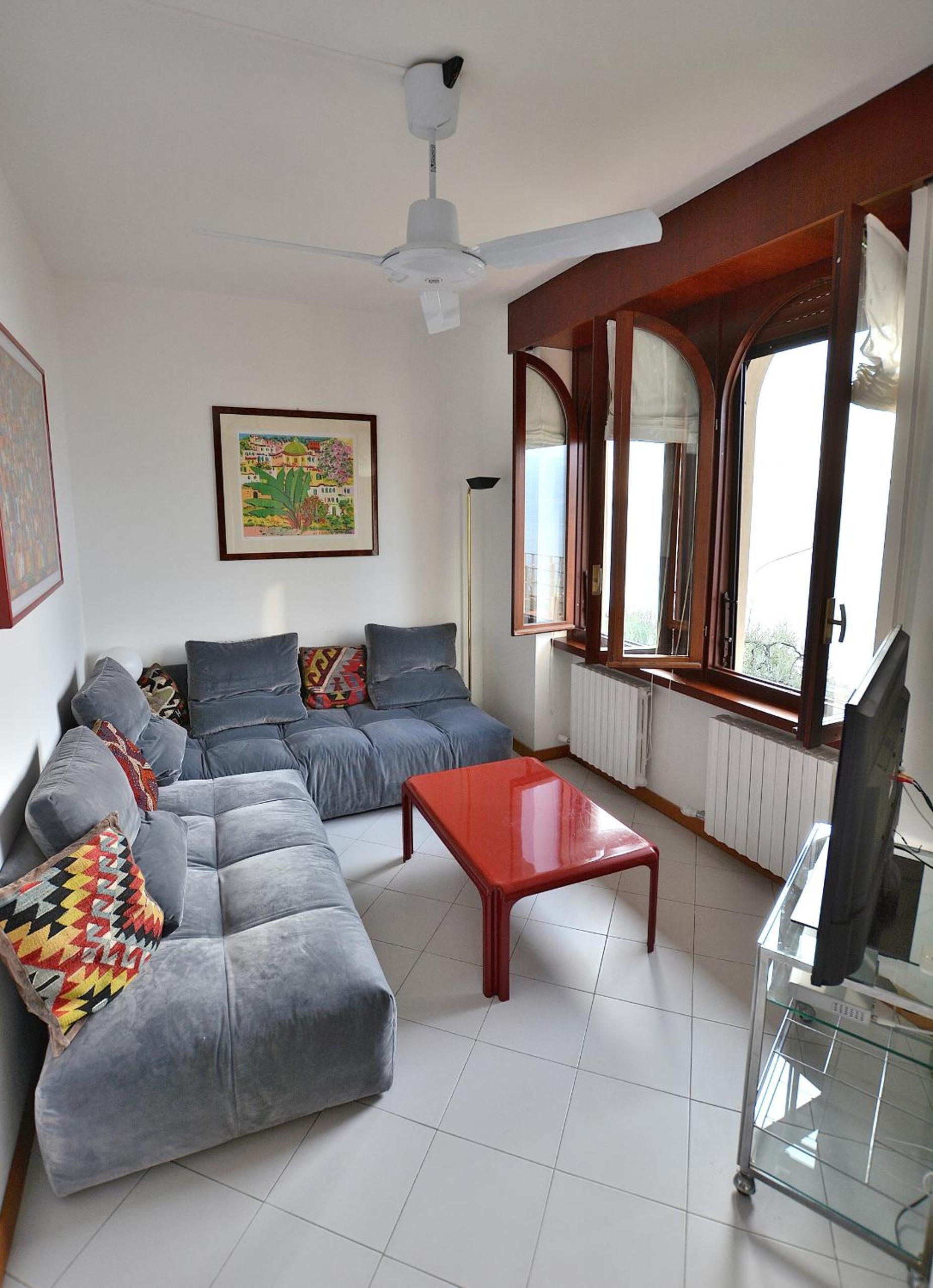 Apartment with Lake View