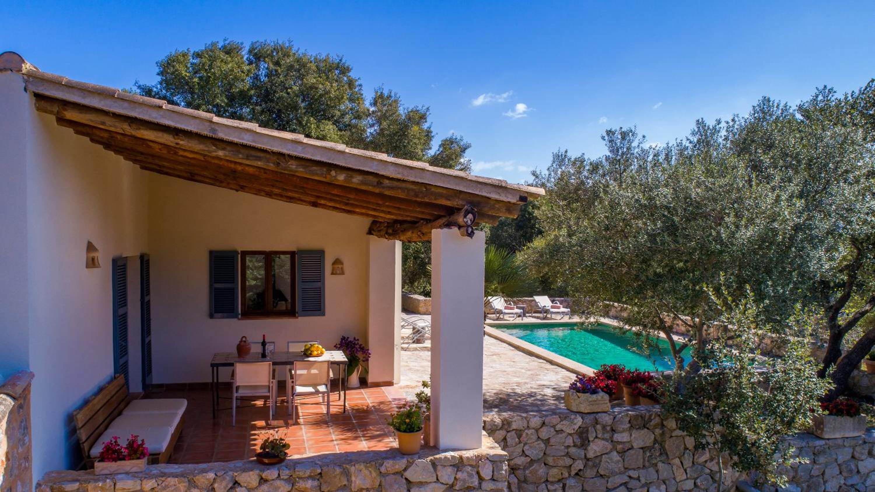 Villa photo 3