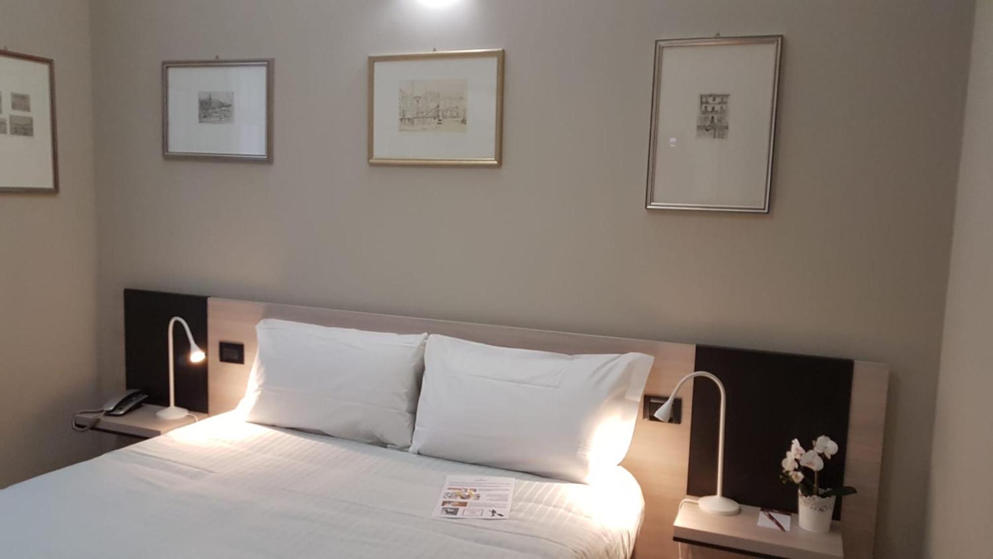 Double Room - Photo 2