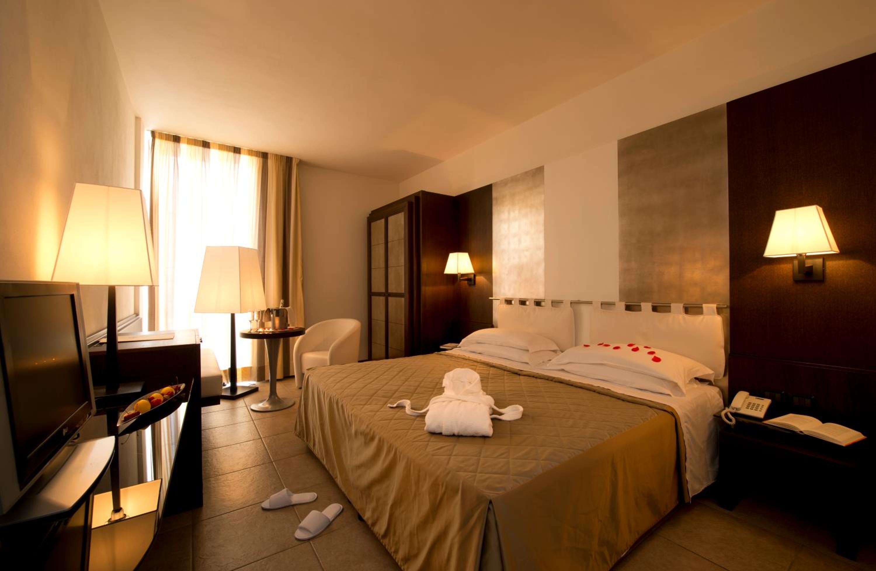 Superior Double or Twin Room - Photo 2