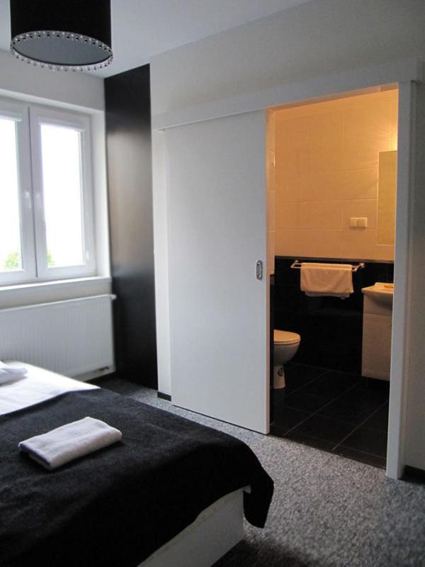 Twin Room - Photo 4