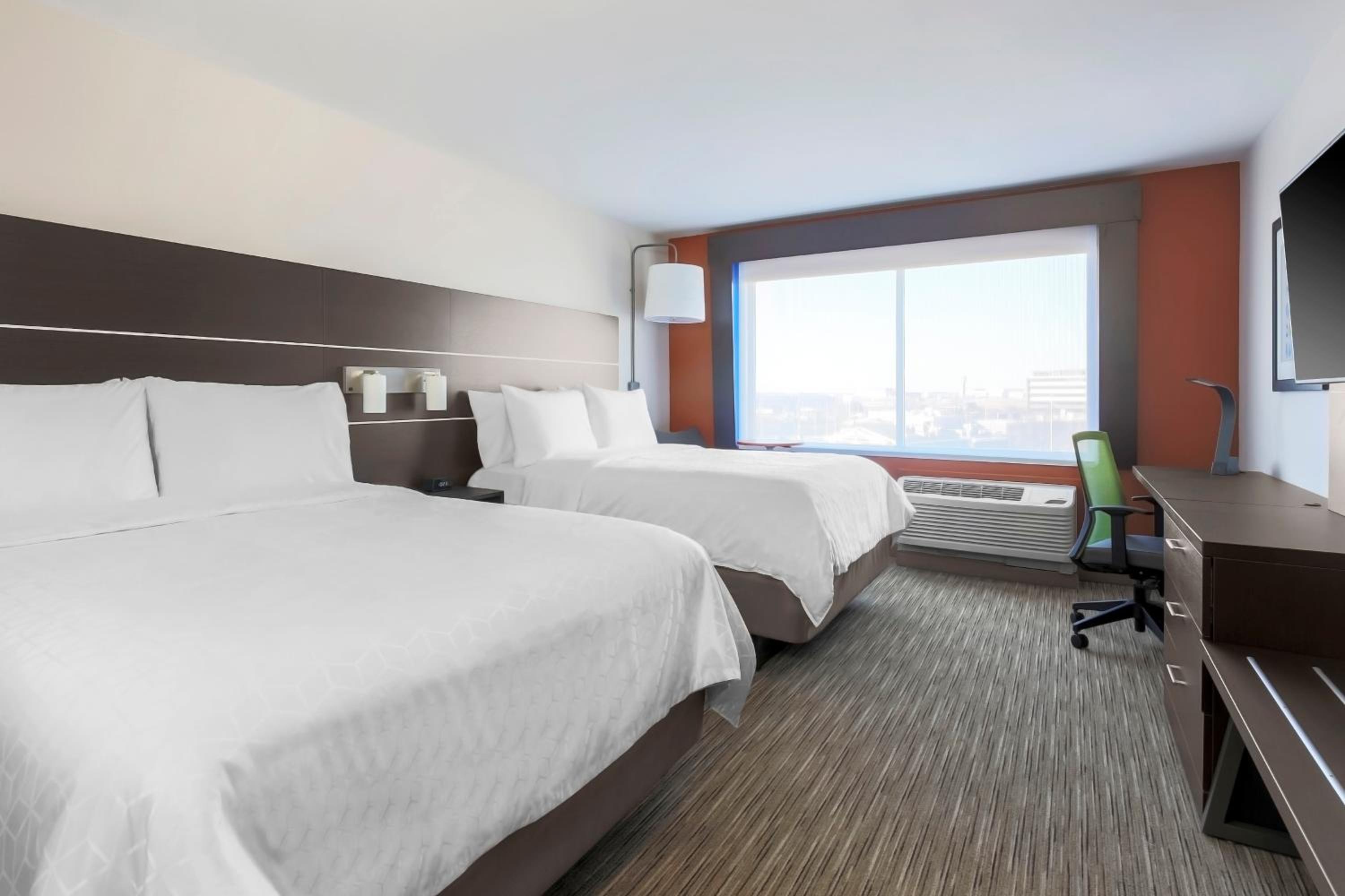 Queen Room with Two Queen Beds - Disability Access with Bath Tub - Photo 1