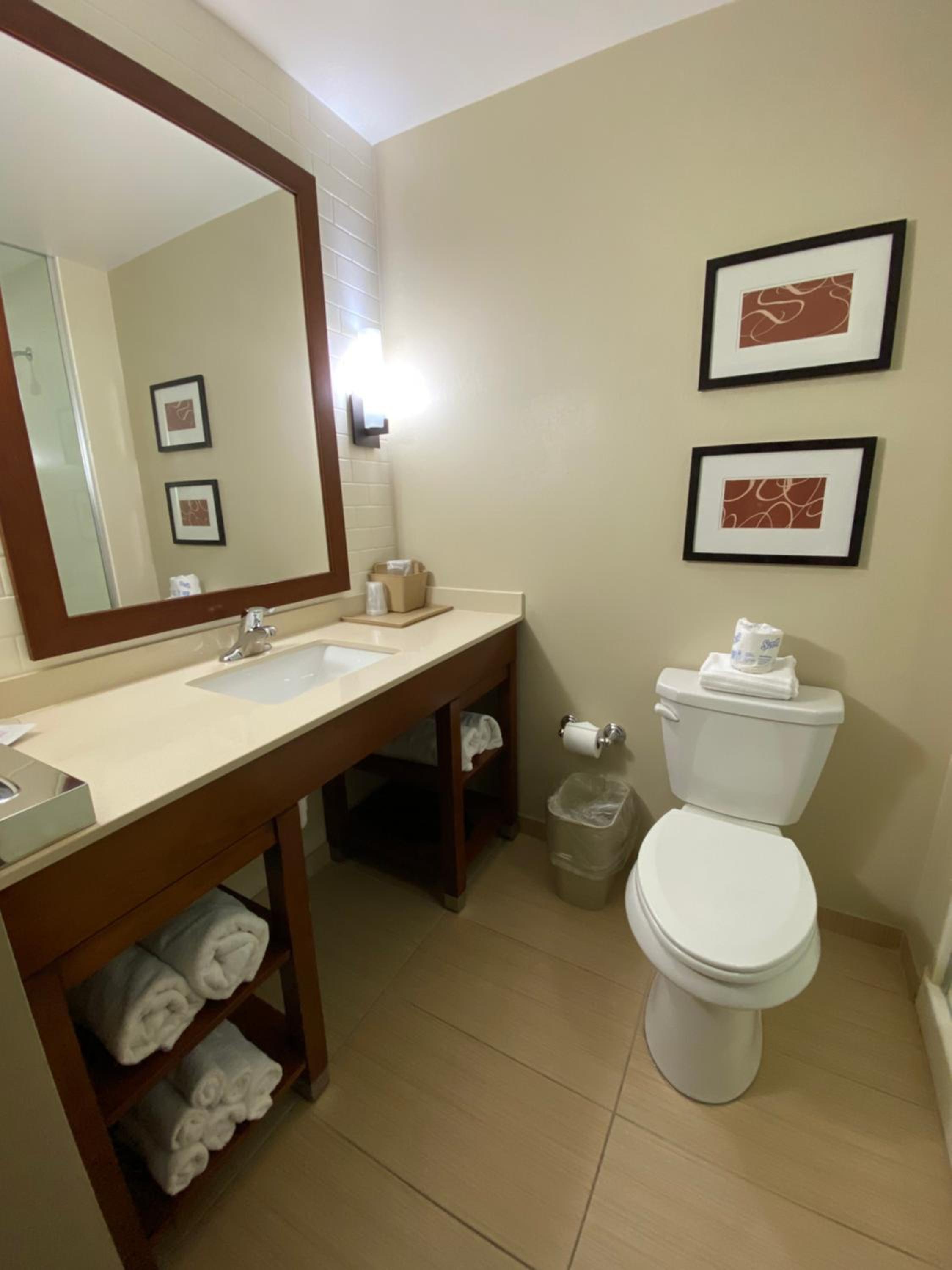 Suite with Two Queen Beds - Accessible/Non-Smoking photo 3