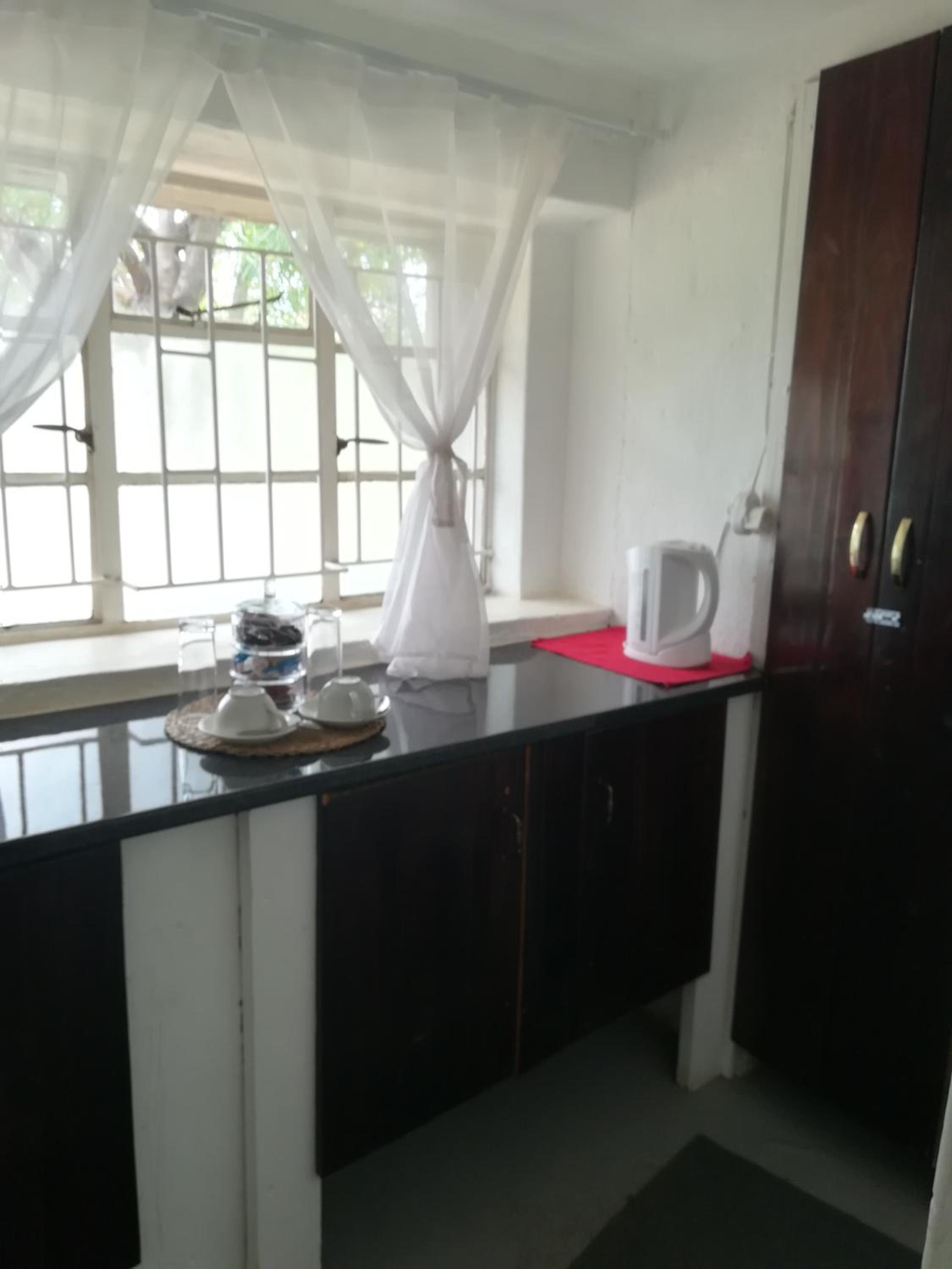 Twin Room with View - Photo 3