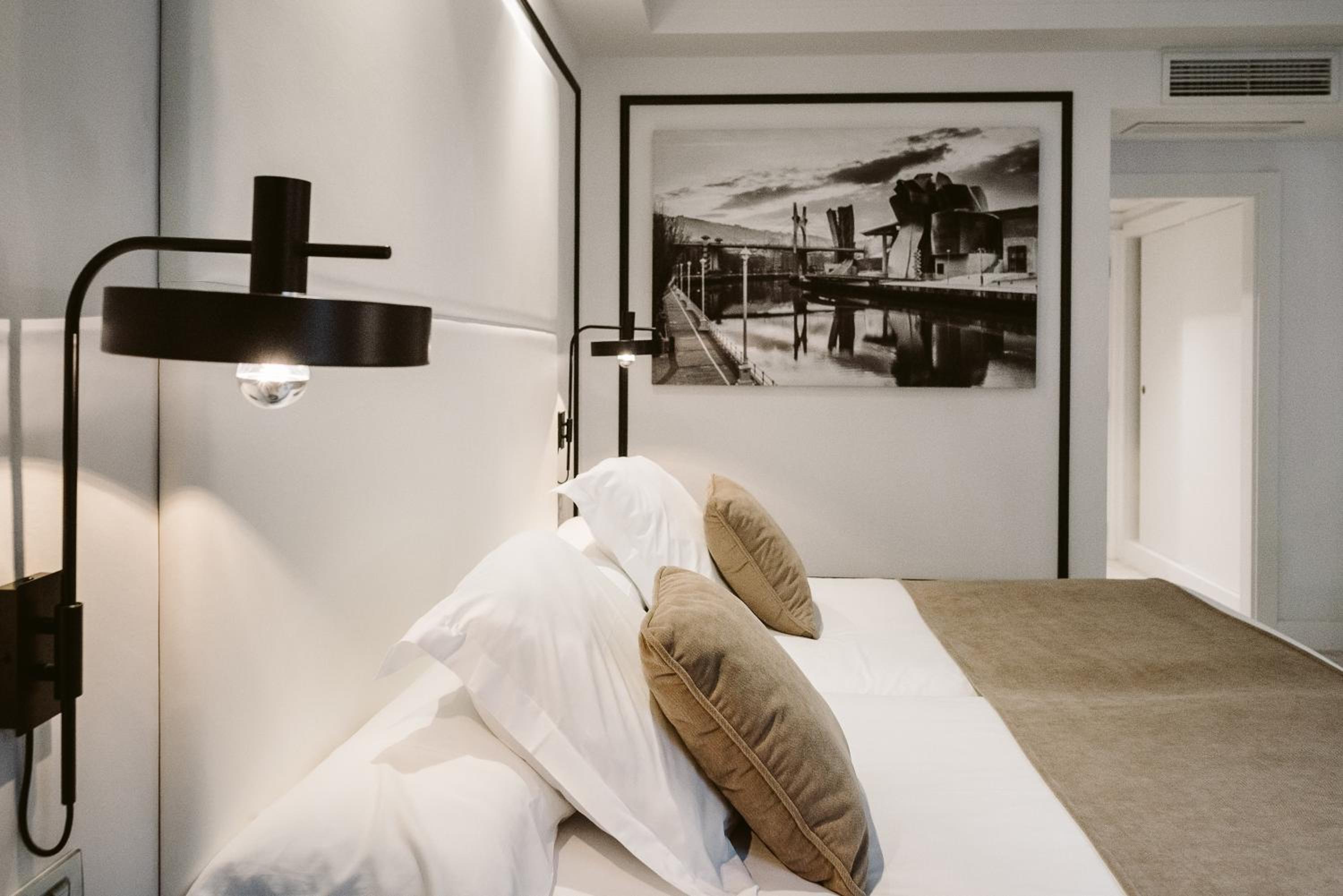 Double or Twin Room (1-2 Adults) photo 3