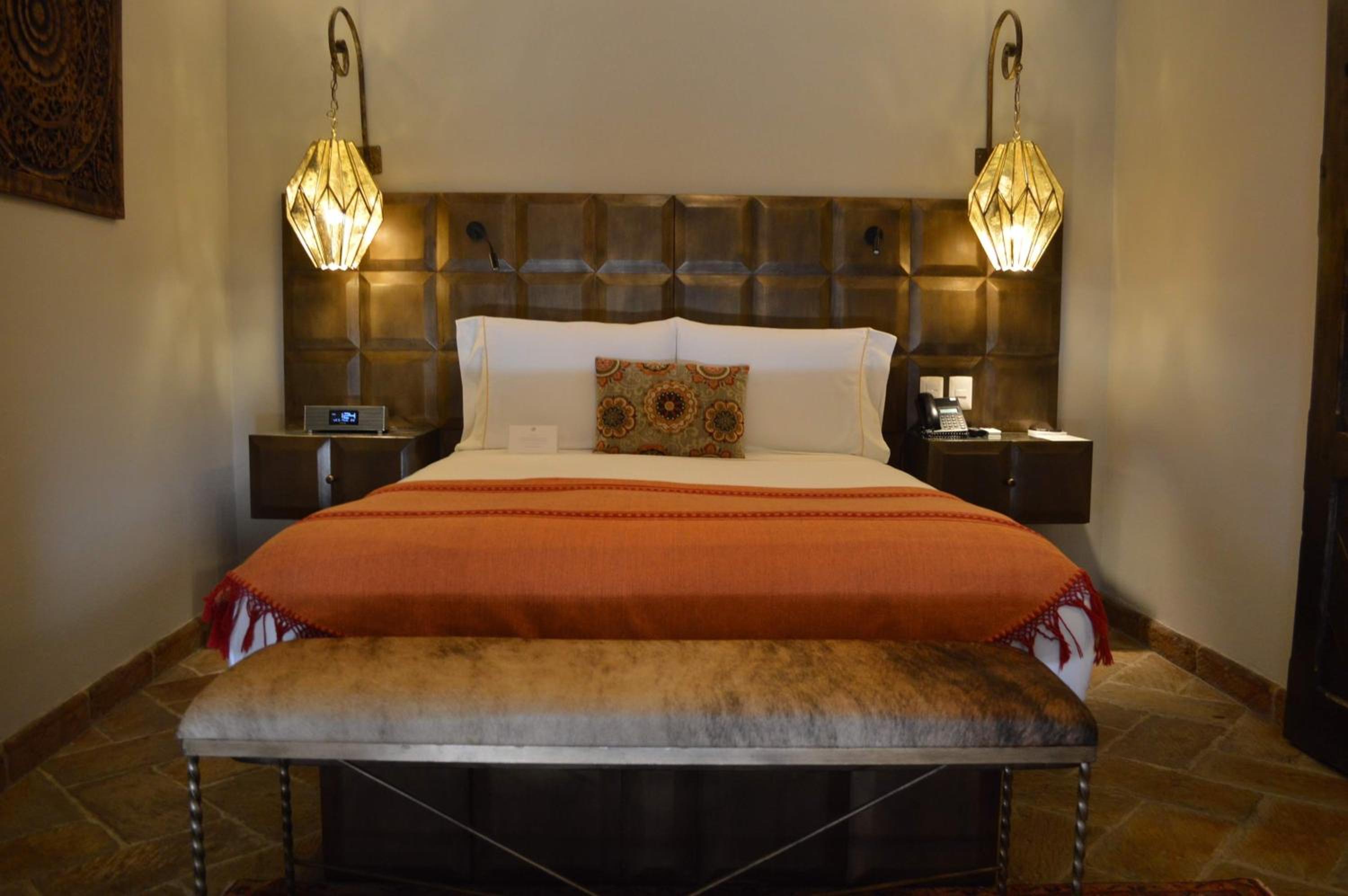 Standard Queen Room - Photo 6