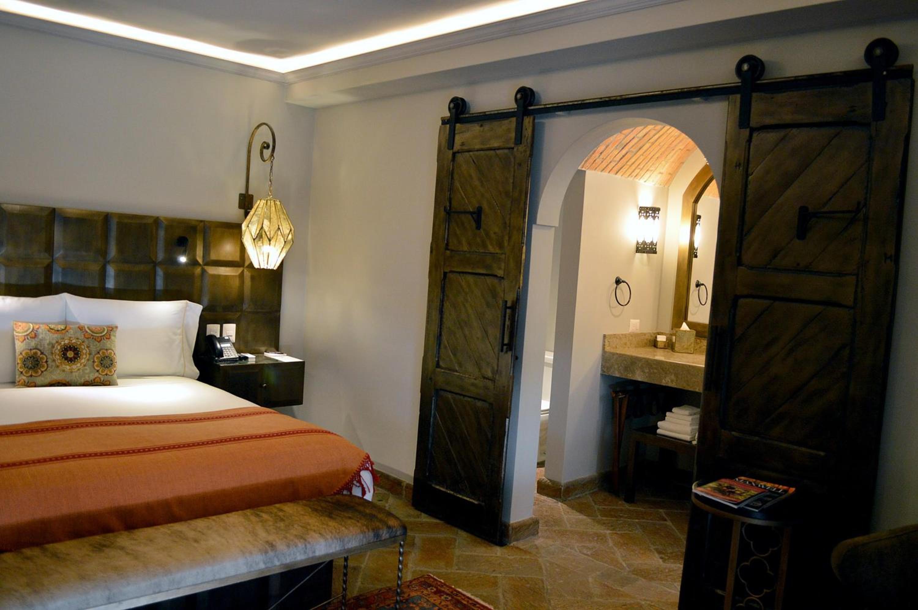 Standard Queen Room - Photo 5