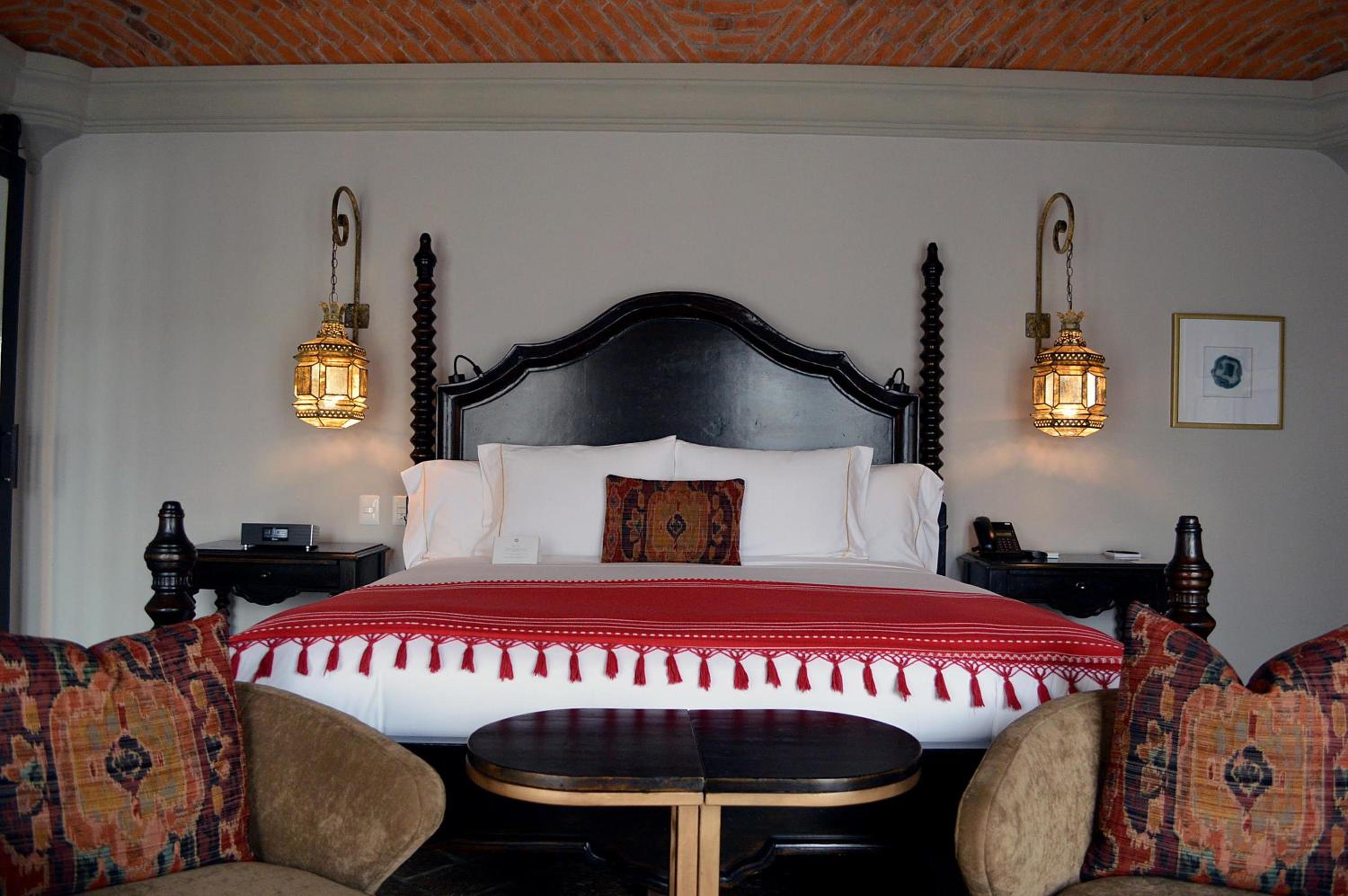 Luxury Suite - Photo 8