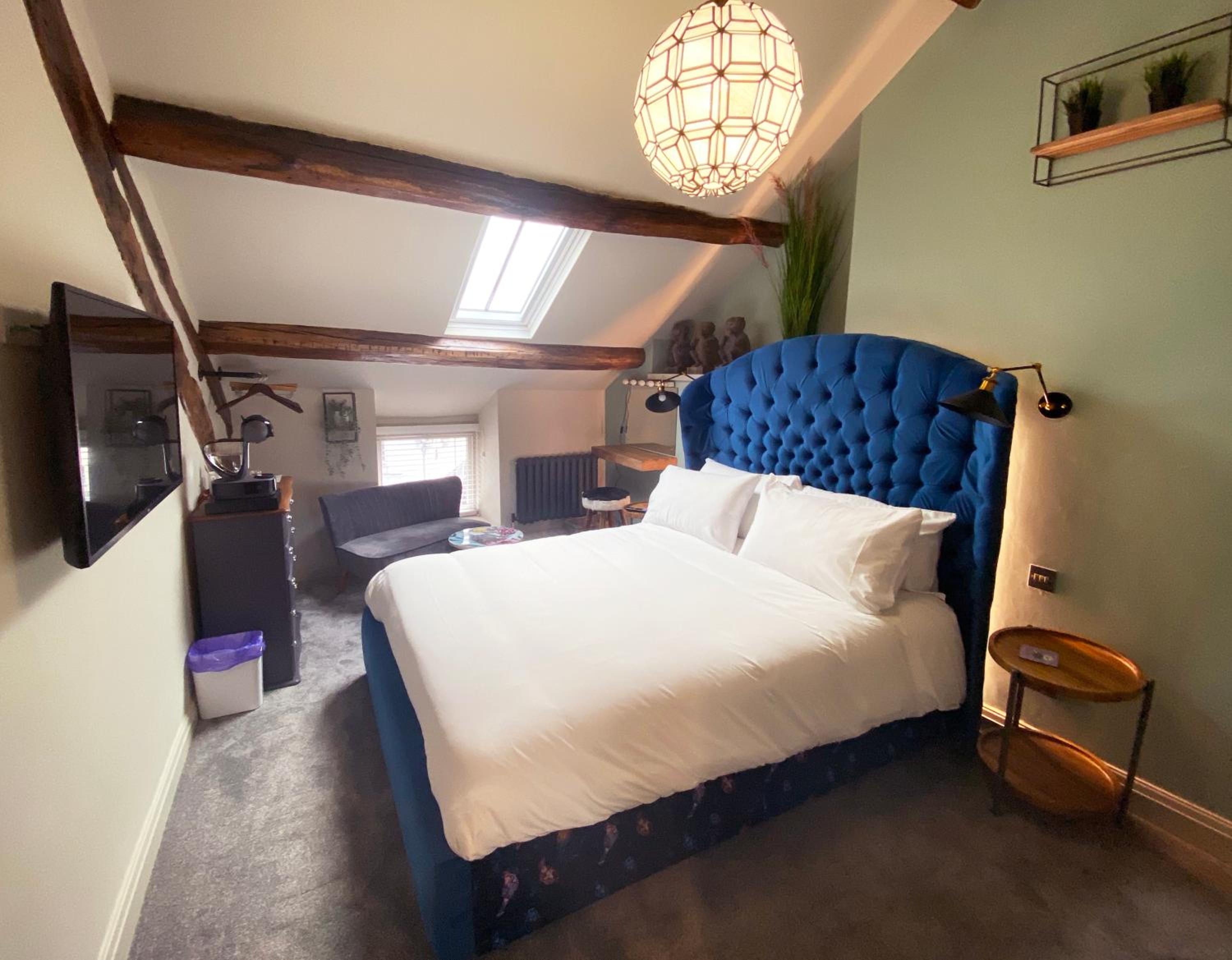 Deluxe King Room - Photo 1