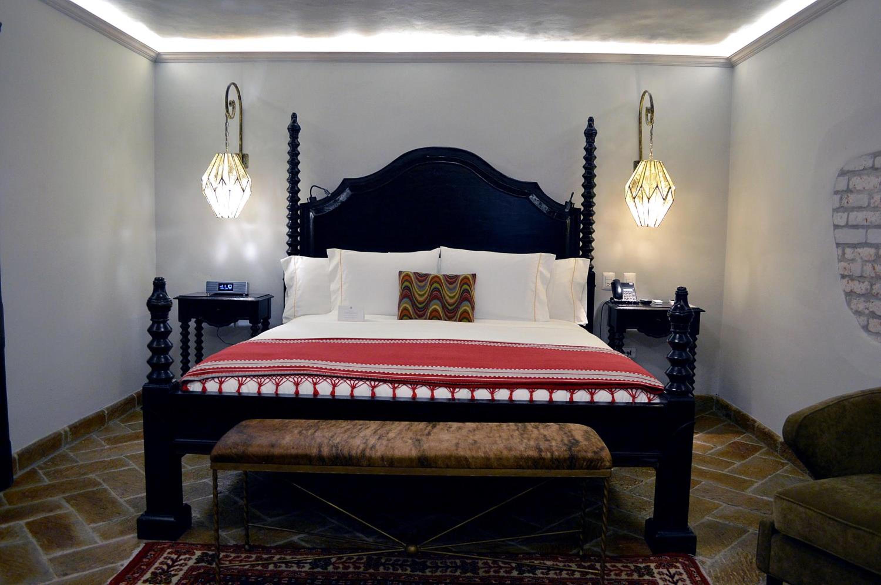 Deluxe Room - Photo 9