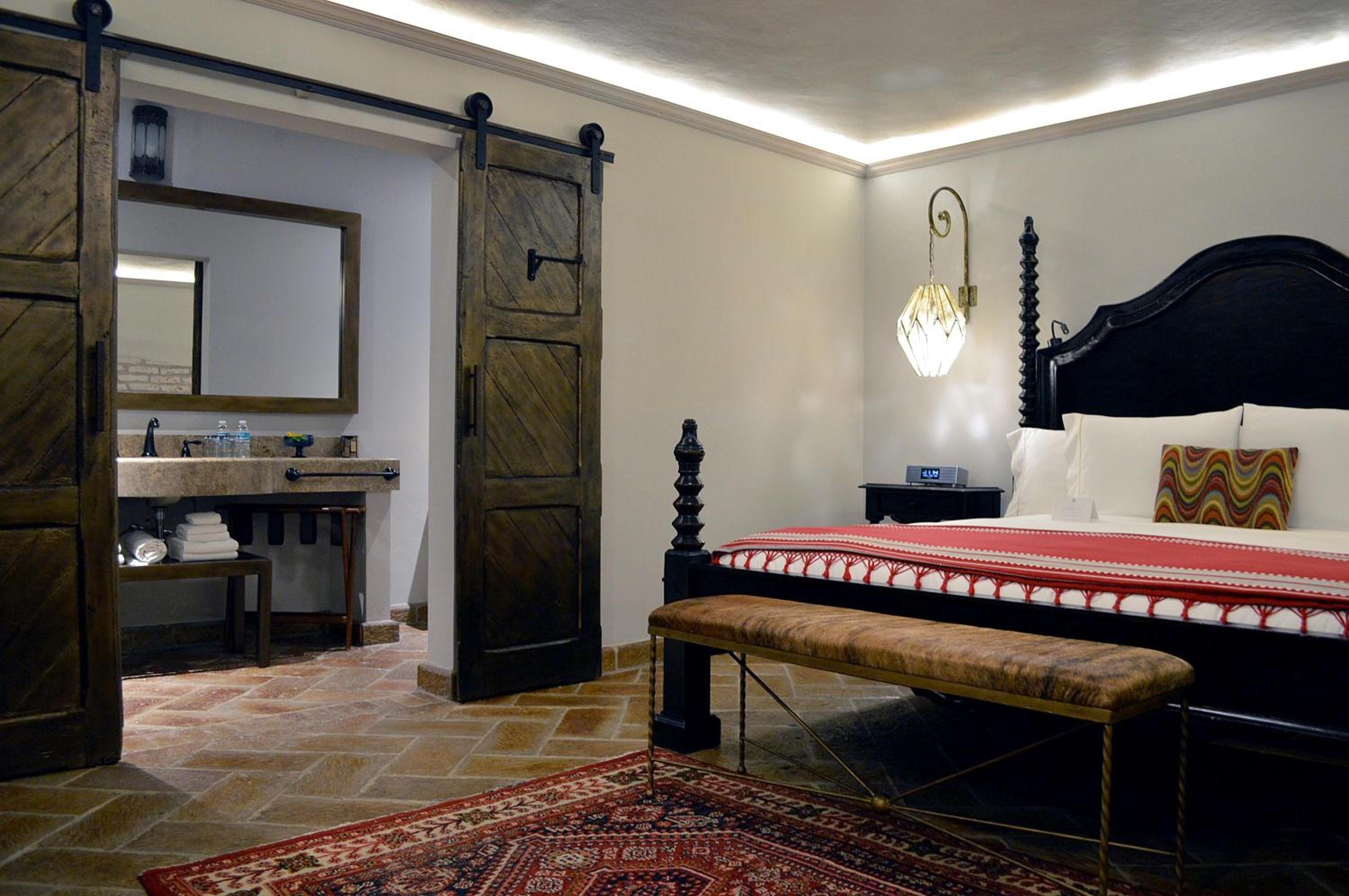 Deluxe Room - Photo 8