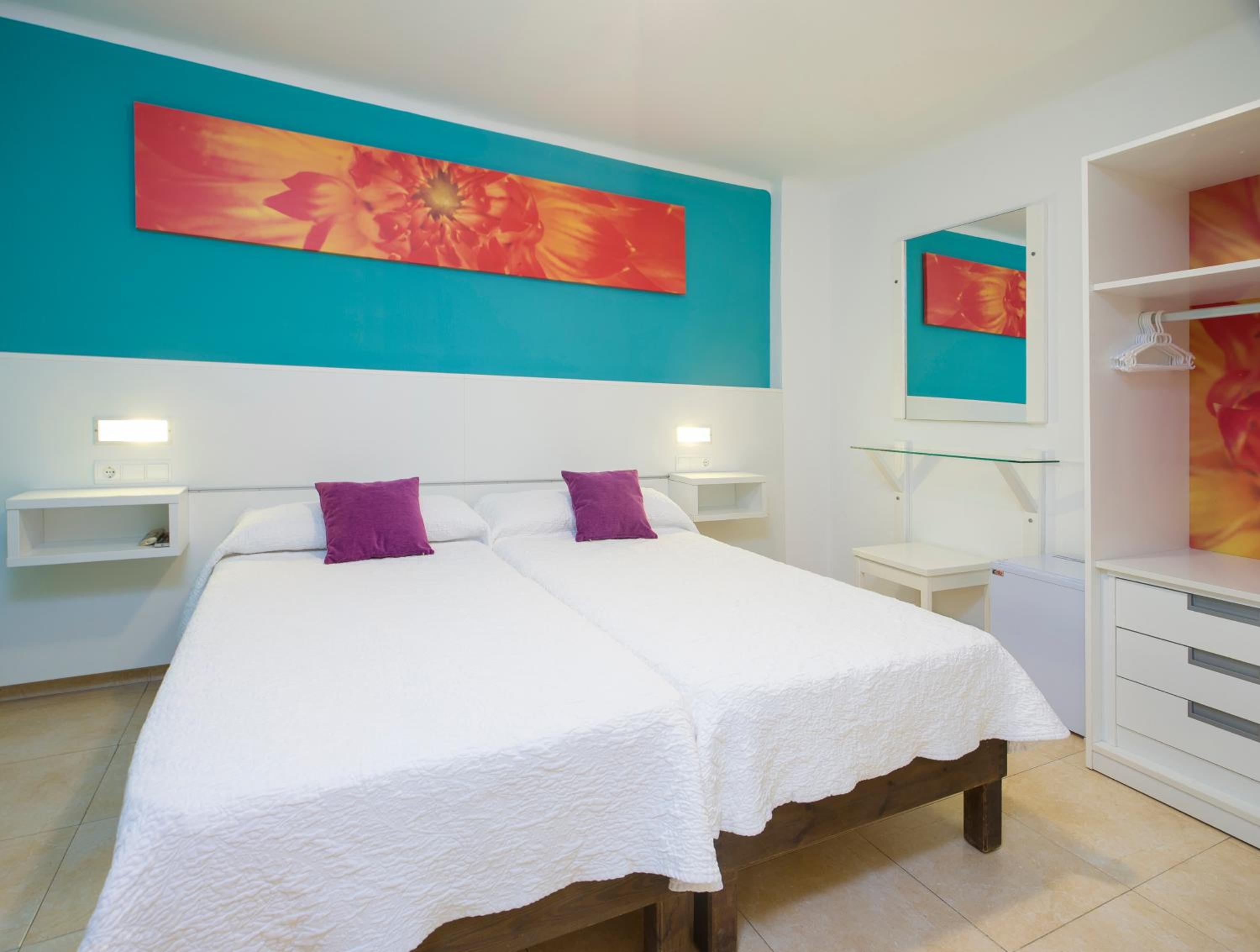 Double or Twin Room - Photo 15