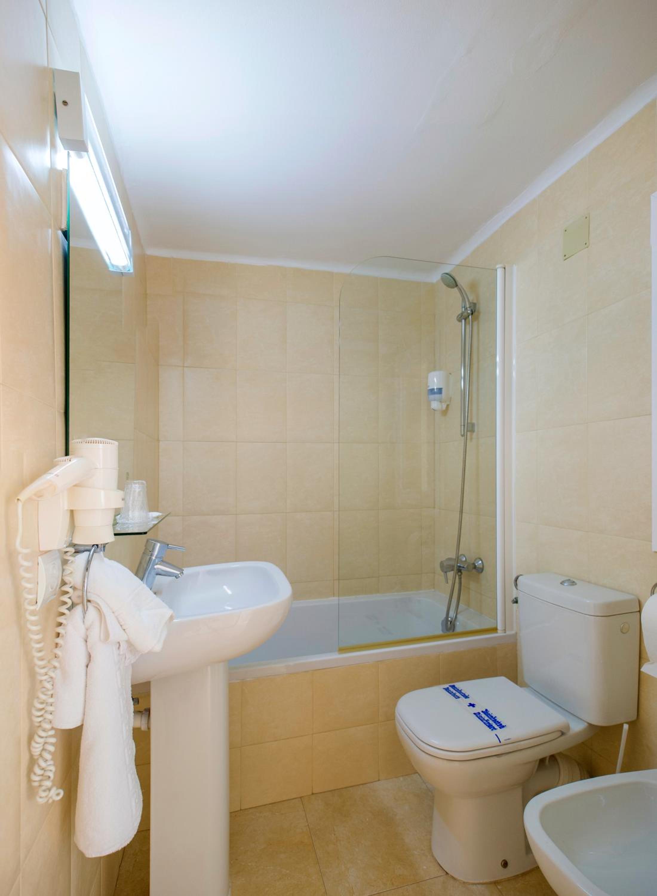 Triple Room - Photo 5