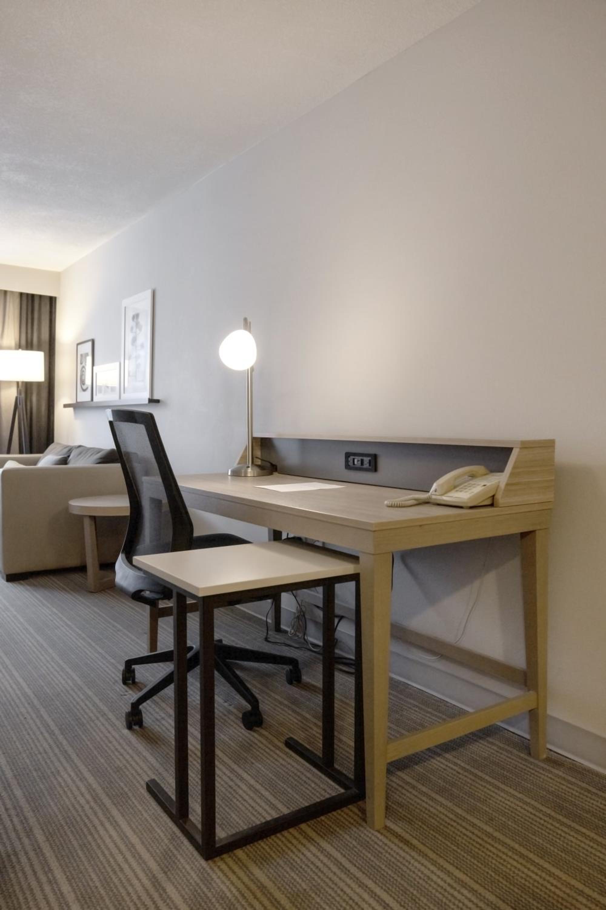 Extended Stay King Suite with Sofa Bed - Non-Smoking - Photo 9