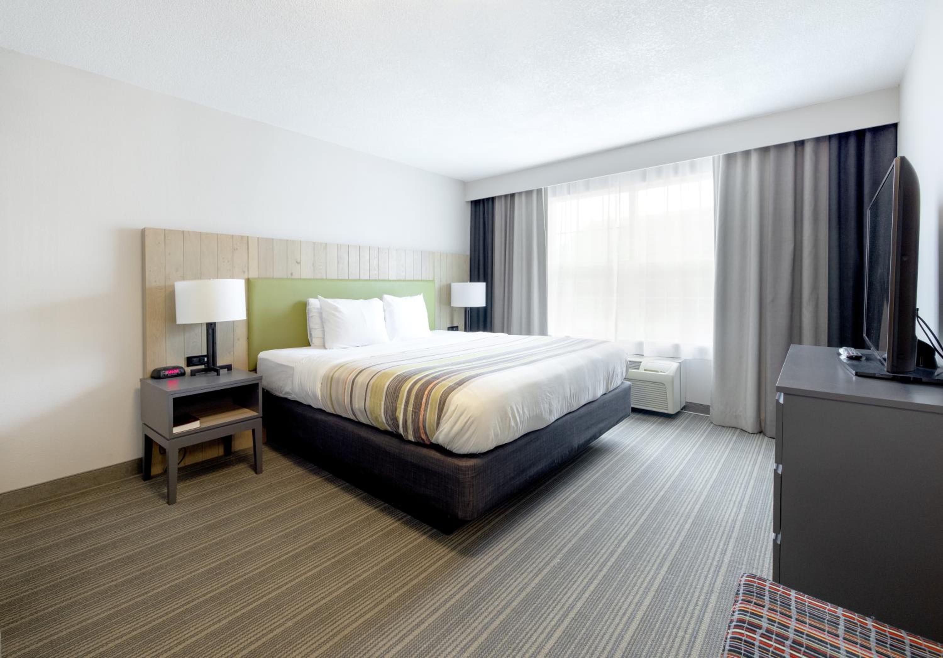 Extended Stay King Suite with Sofa Bed - Non-Smoking - Photo 12