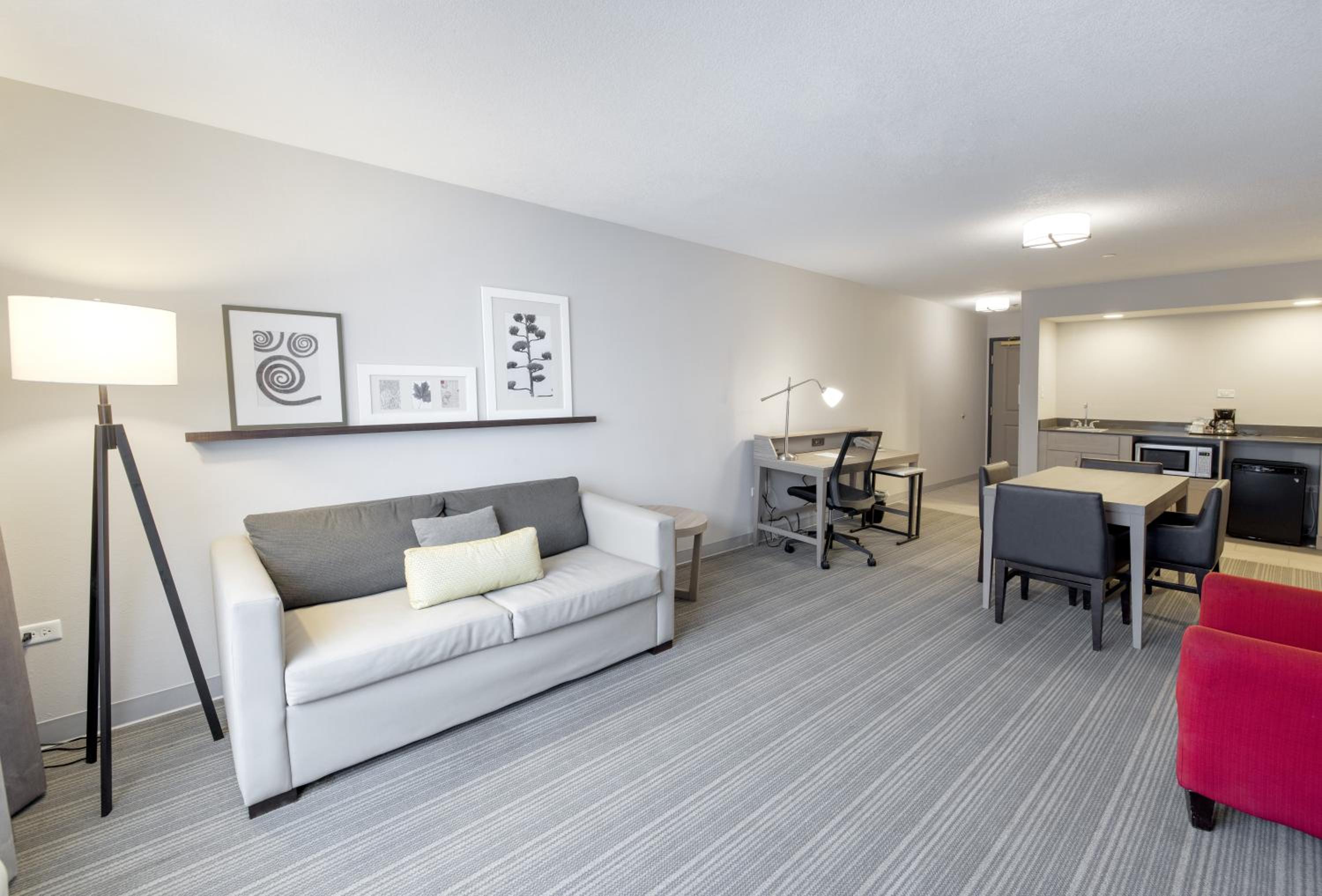 Extended Stay King Suite with Sofa Bed - Non-Smoking - Photo 4
