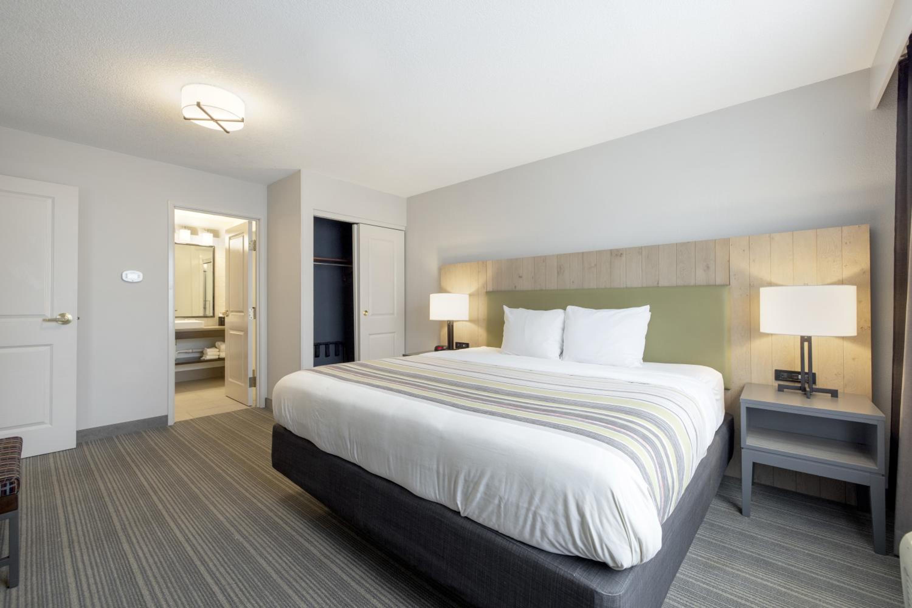 Extended Stay King Suite with Sofa Bed - Non-Smoking - Photo 1