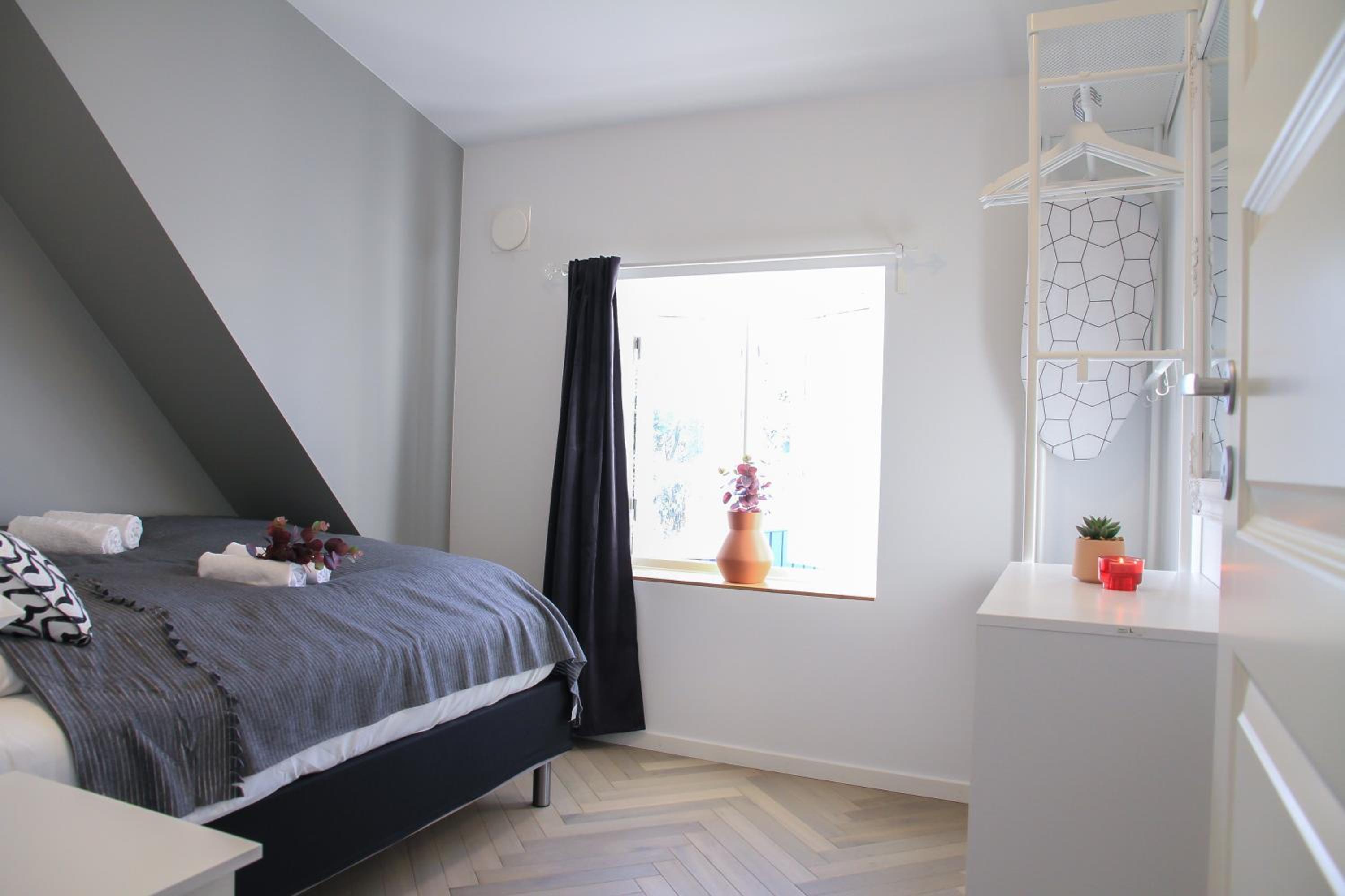 One-Bedroom Apartment photo 2