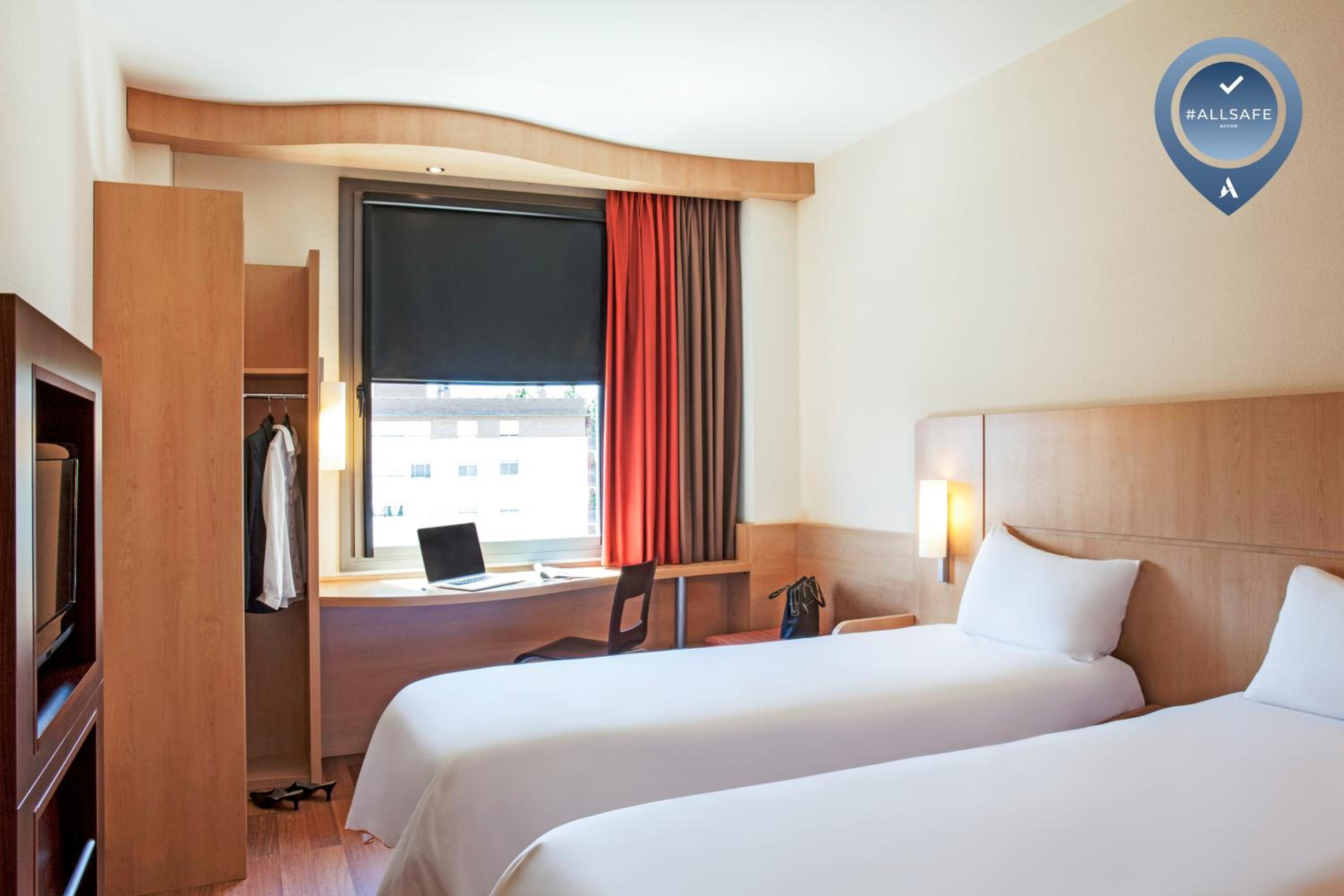 Standard Double Room - Photo 10