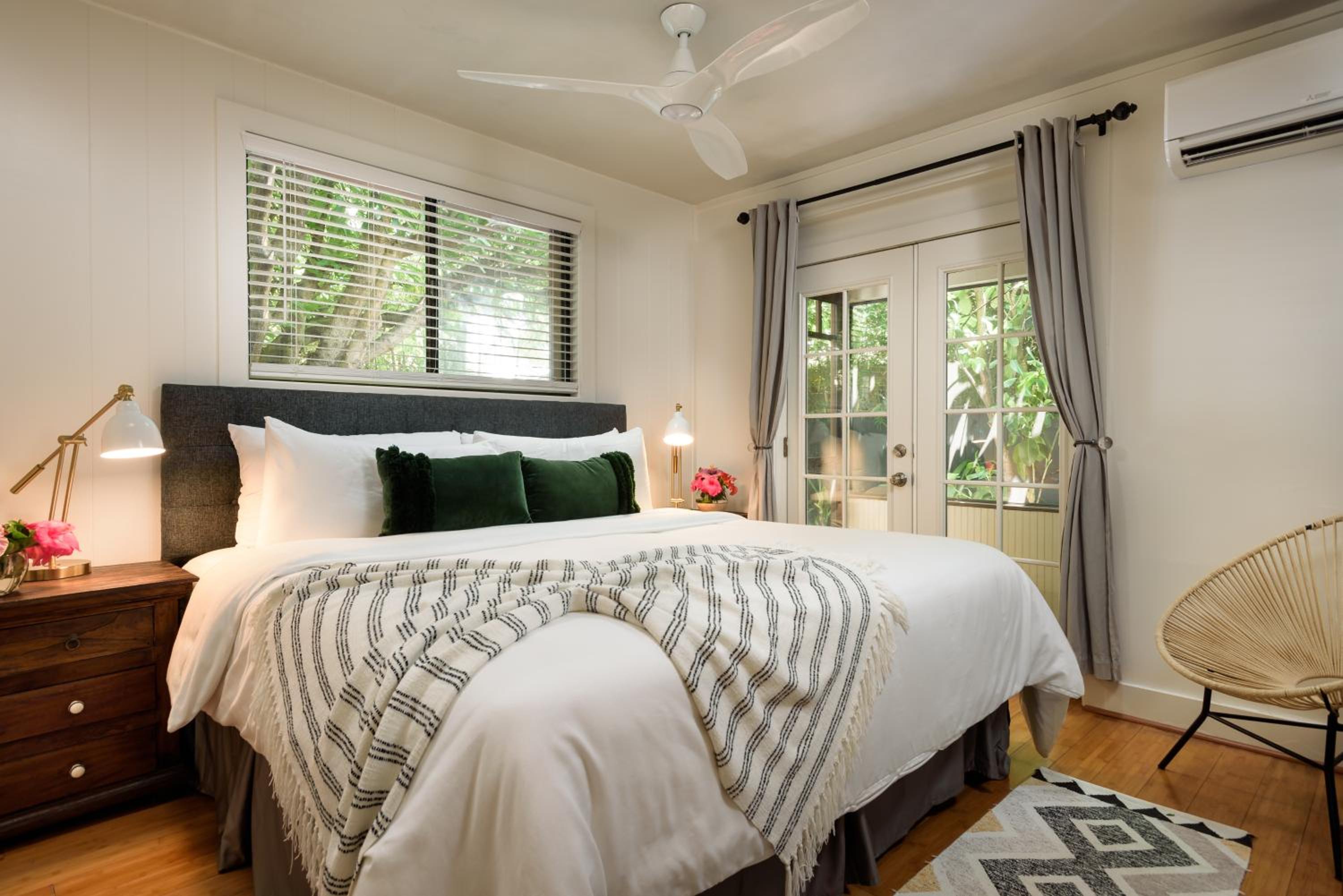 Deluxe King Suite