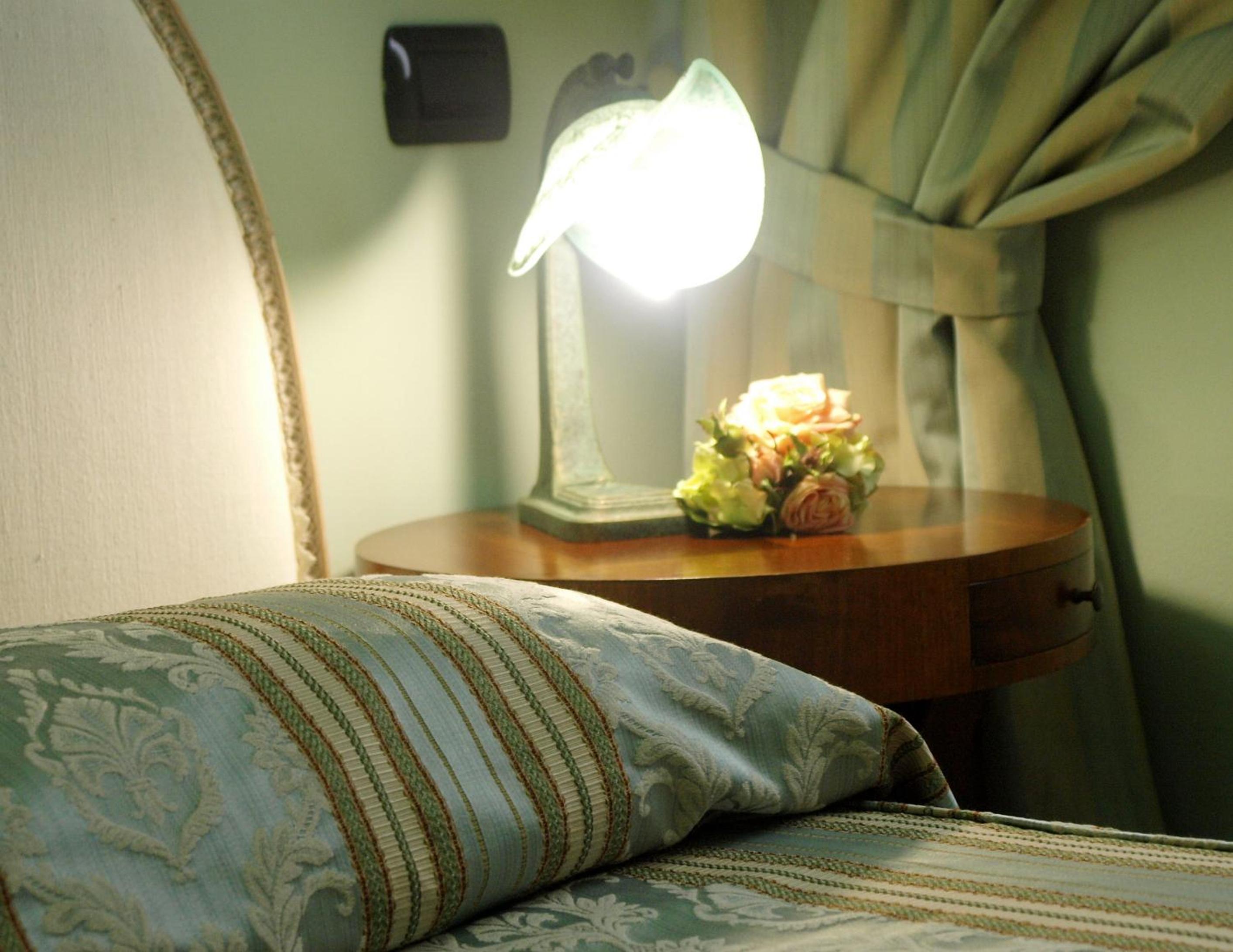 Suite - Photo 1
