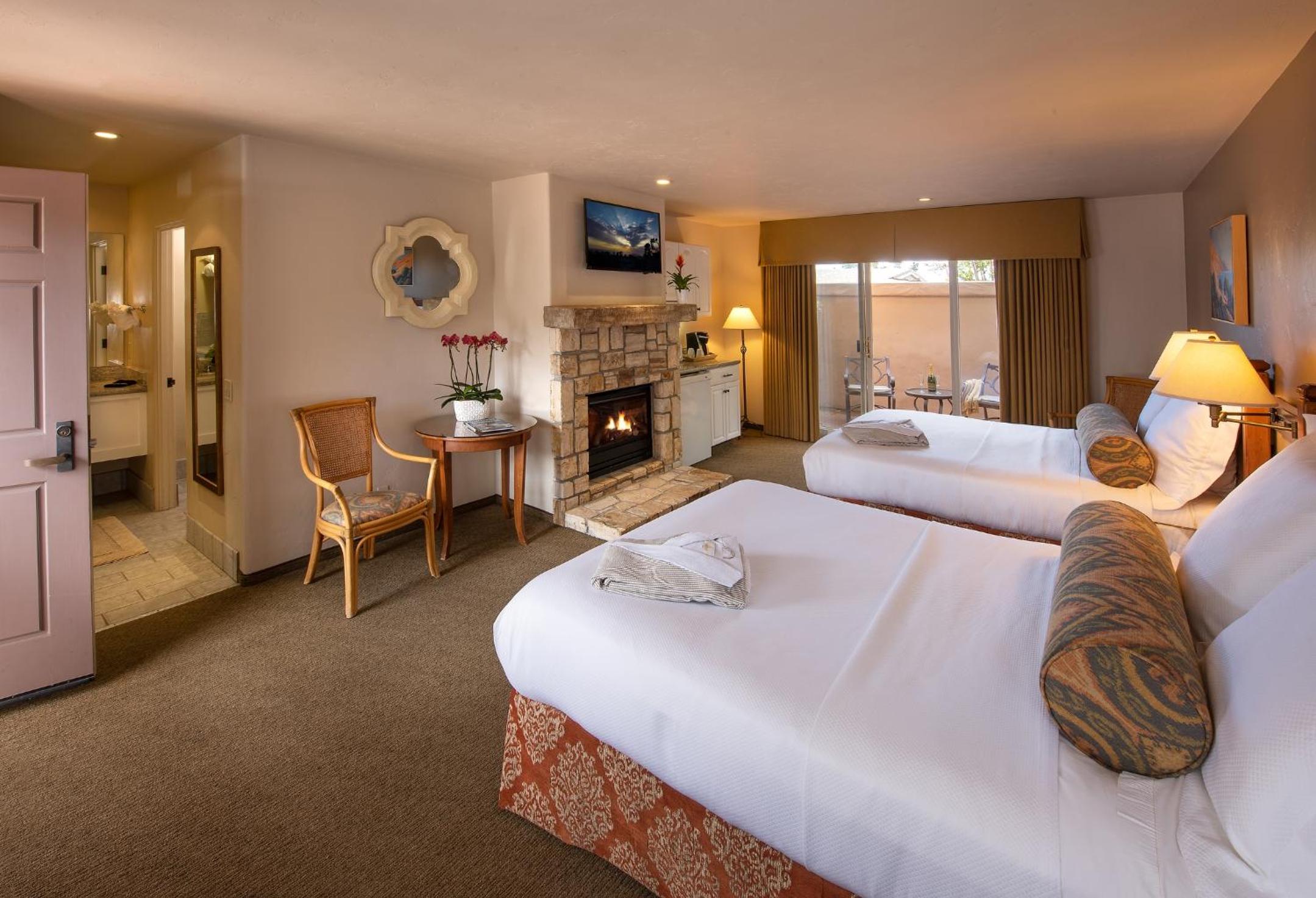 Two Queen Beds with Fireplace - Photo 1