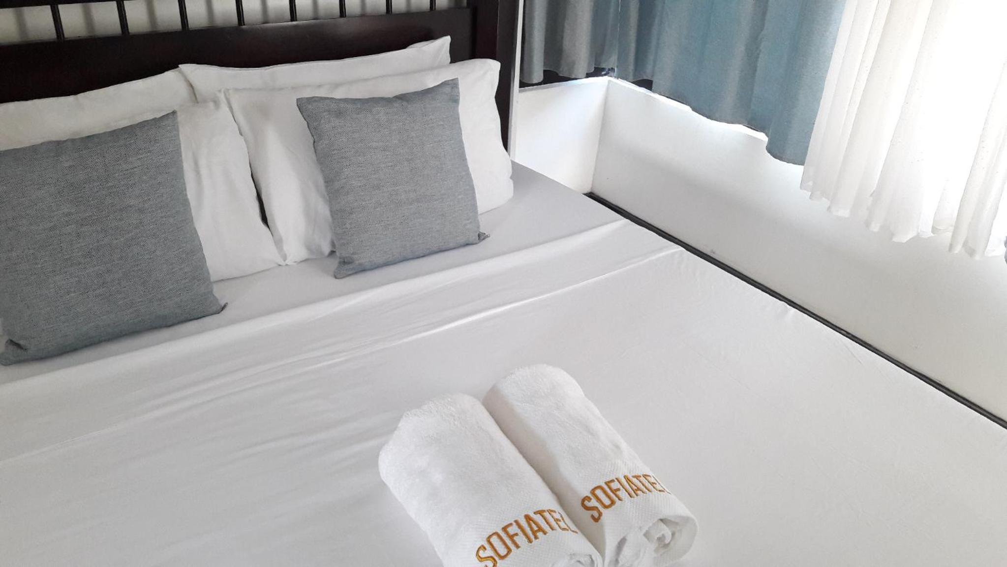 Double Room with Private Bathroom - Photo 15