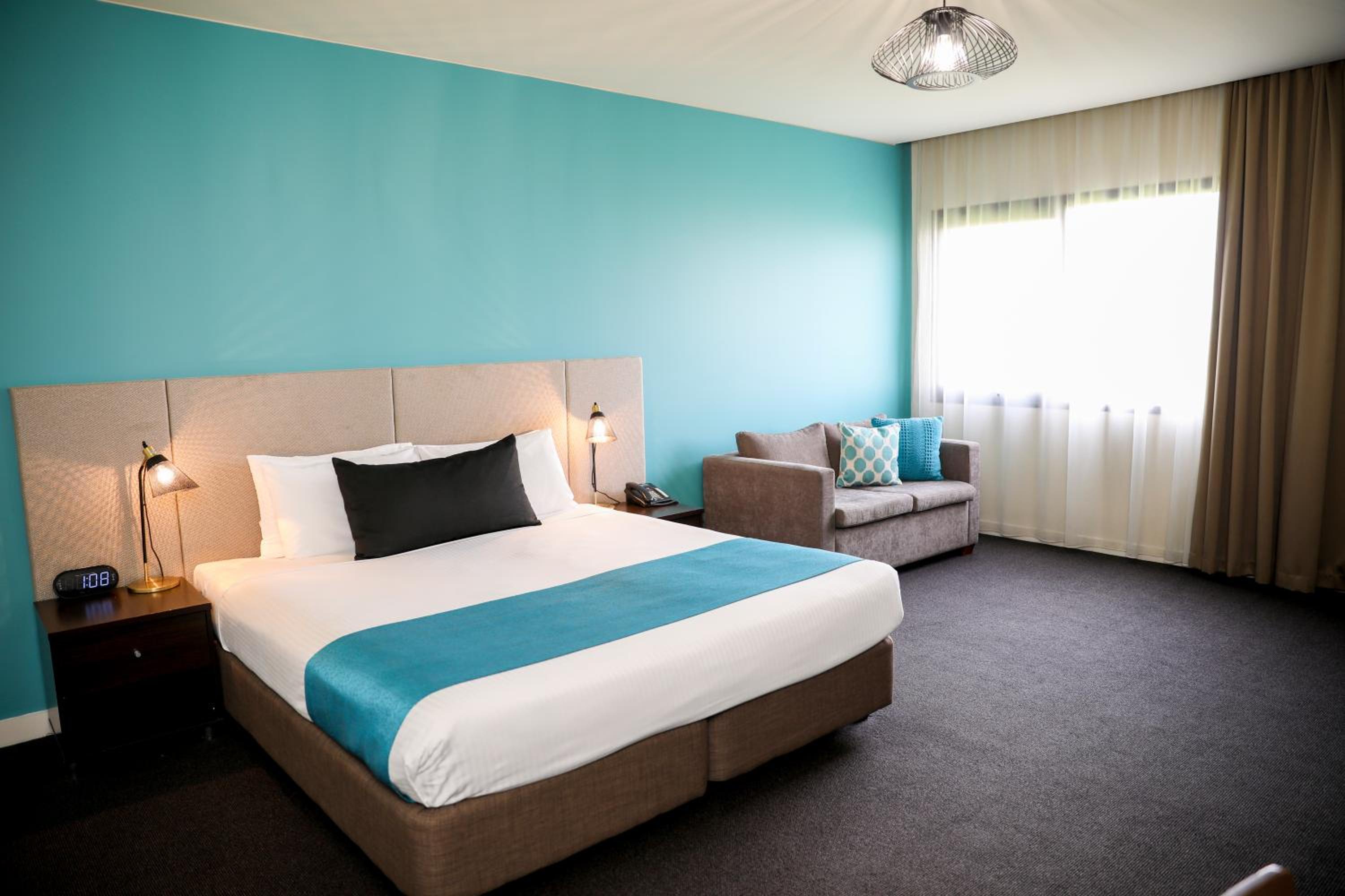 Standard King Room - Photo 5