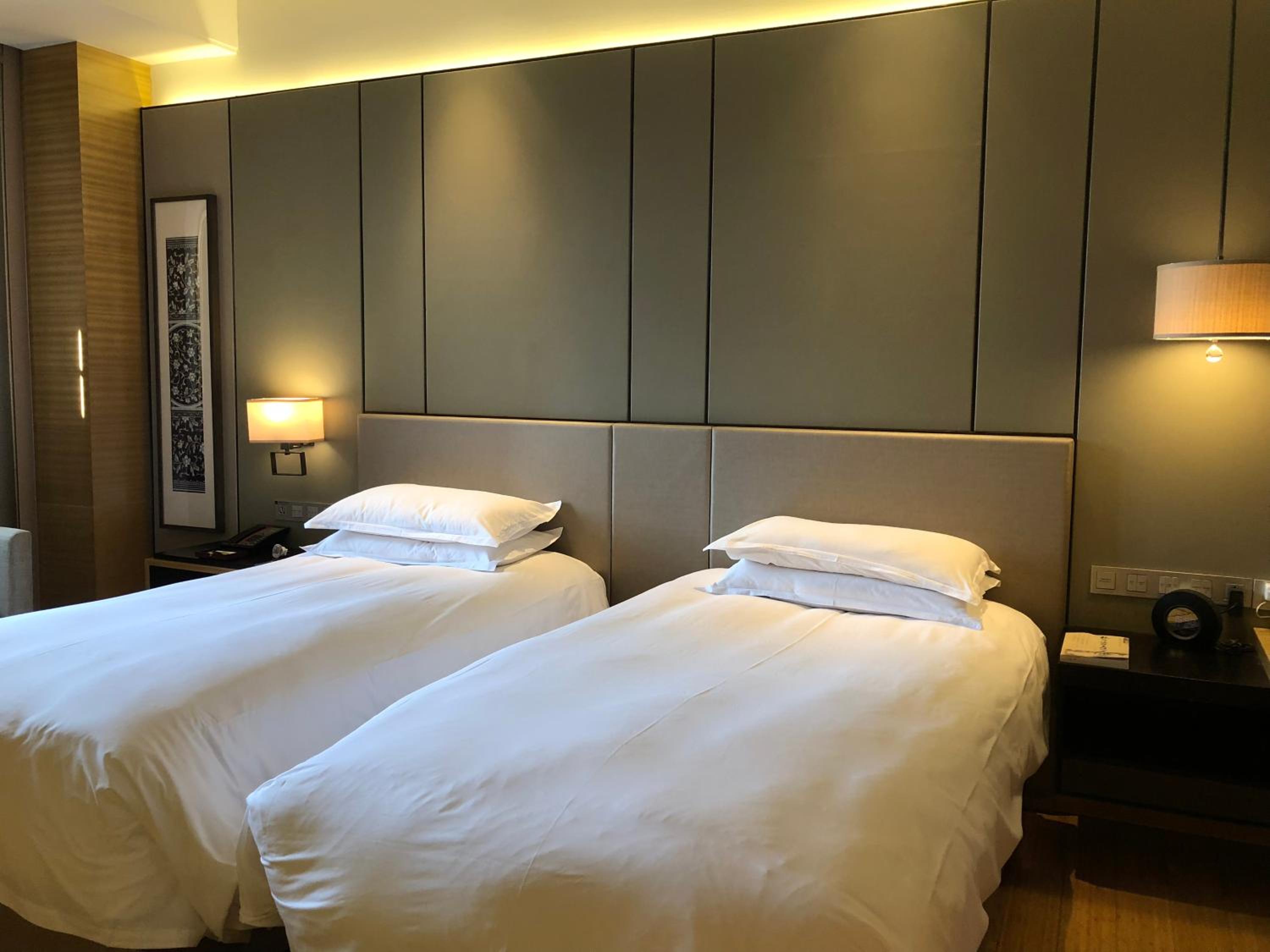 Cocoon Warehouse · Elegant Suite (Twin Beds) photo 1
