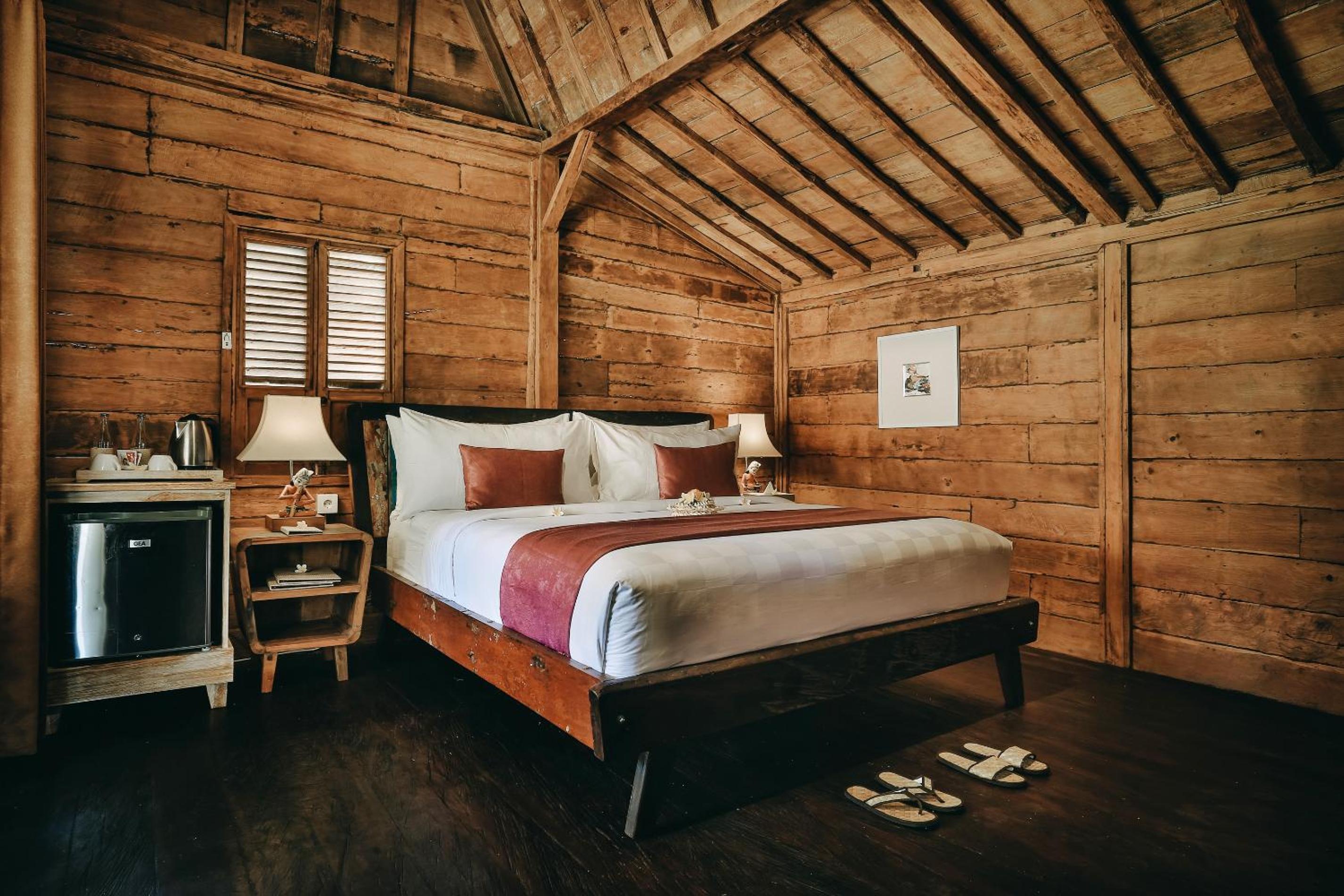 Deluxe Wooden Bungalow Double - Photo 4