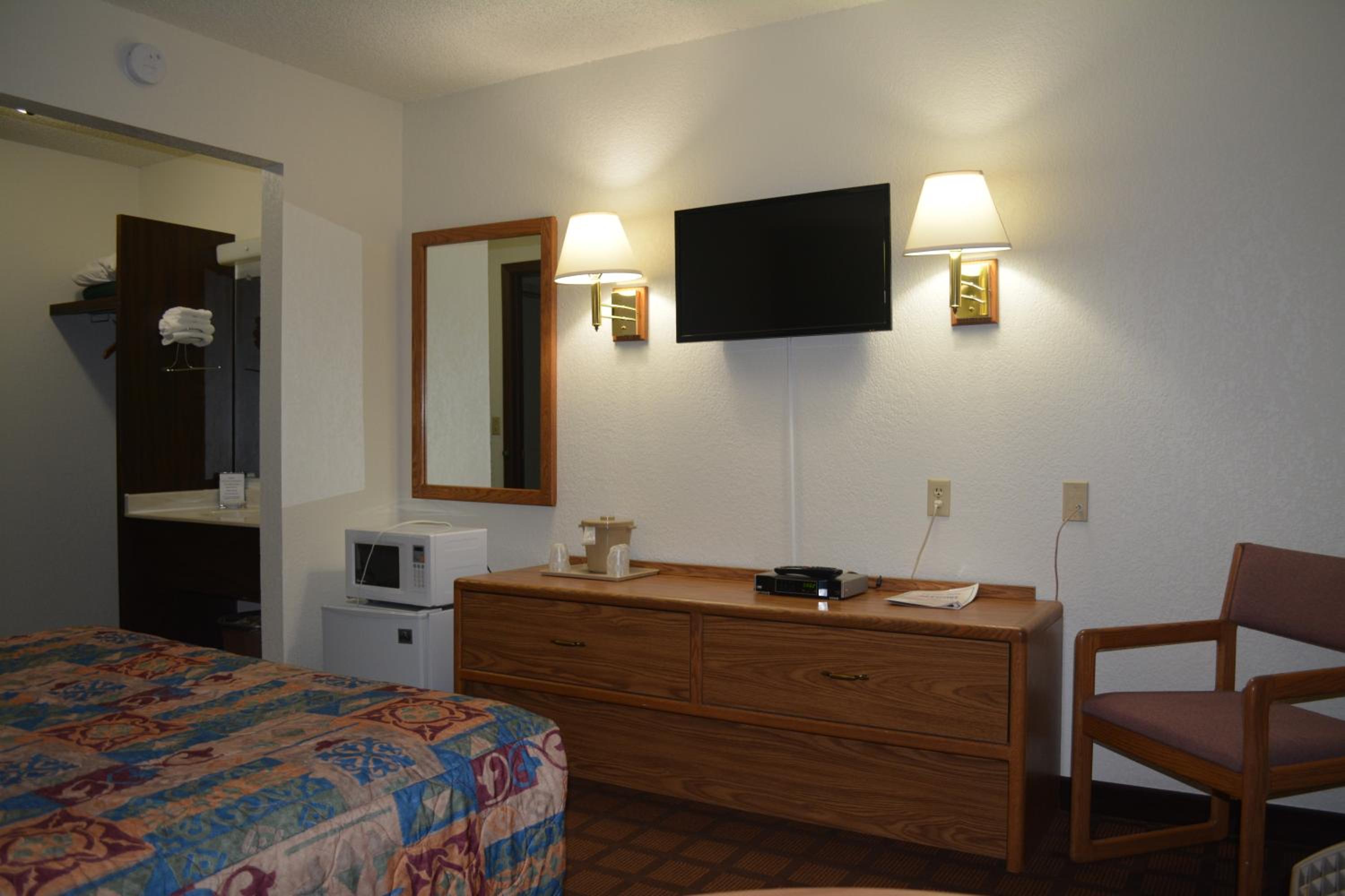 Queen Room - Non-Smoking