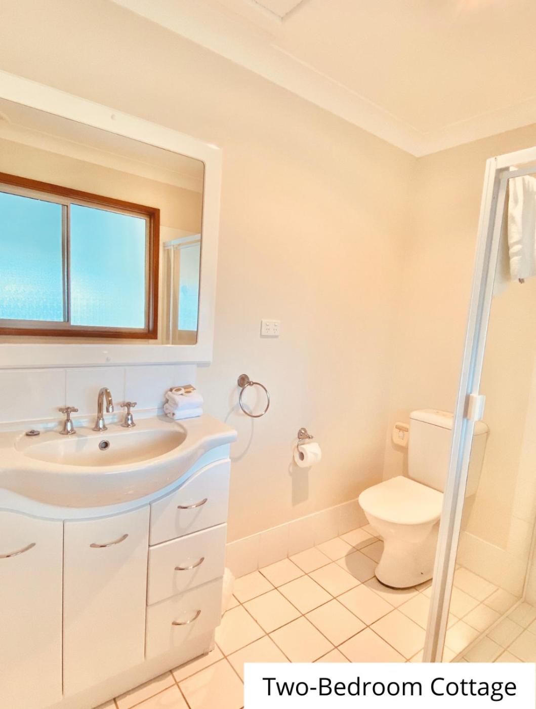 Two-Bedroom Cottage photo 2