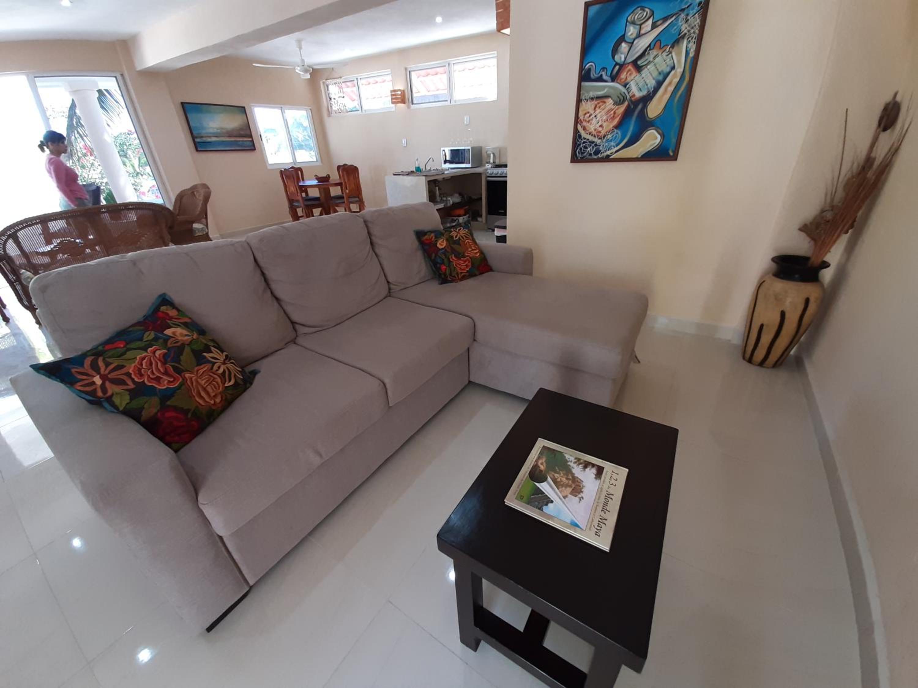 King Suite with Balcony - Photo 18