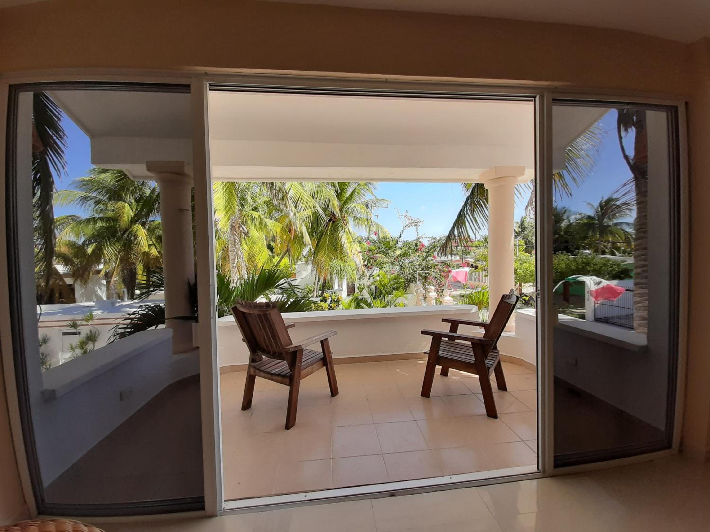 King Suite with Balcony - Photo 13