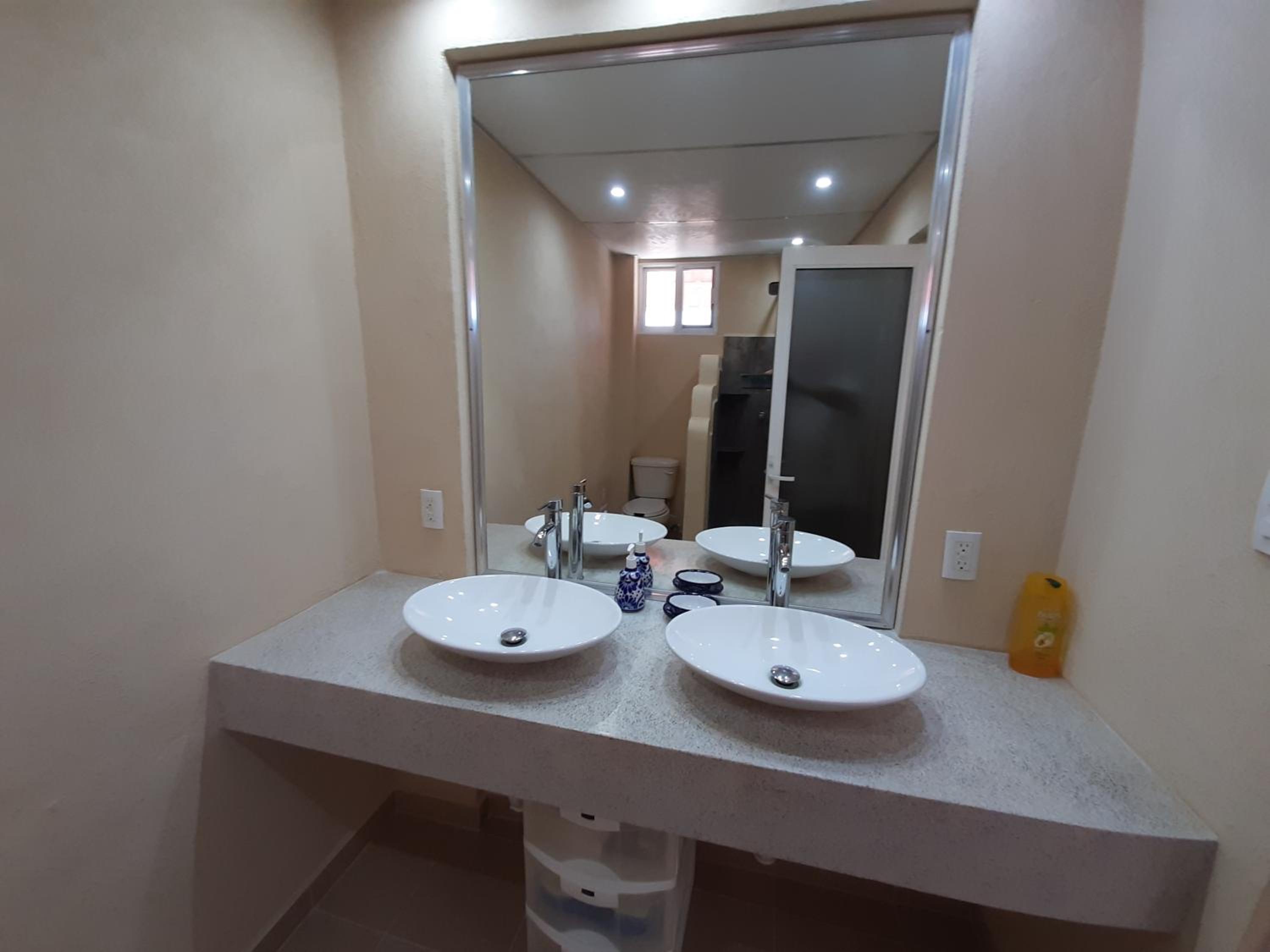 King Suite with Balcony - Photo 16