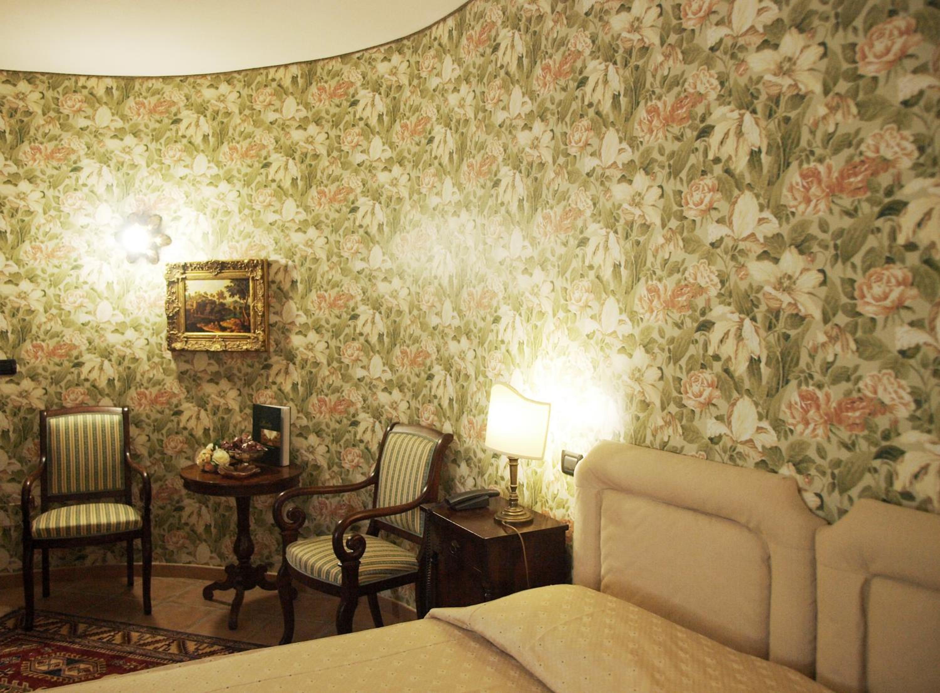 Double or Twin Room - Photo 8