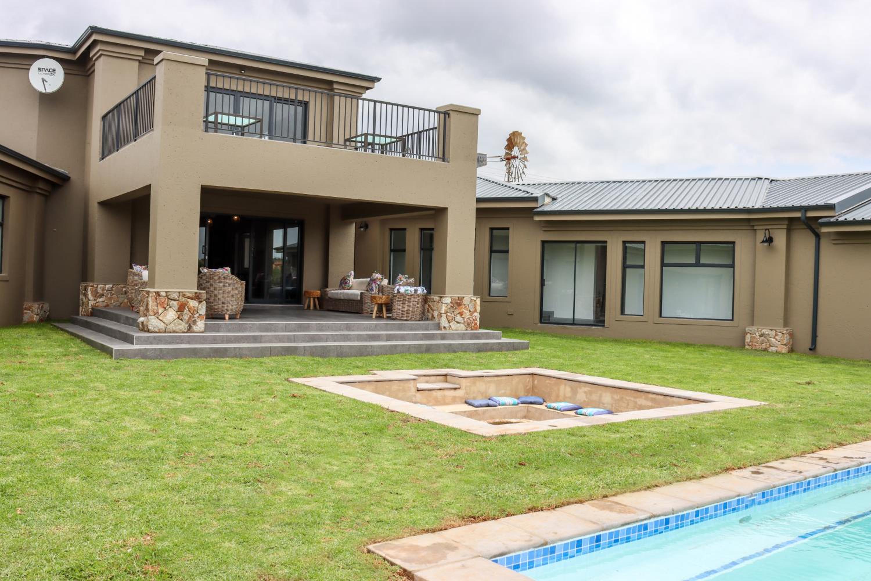 Villa - Photo 4