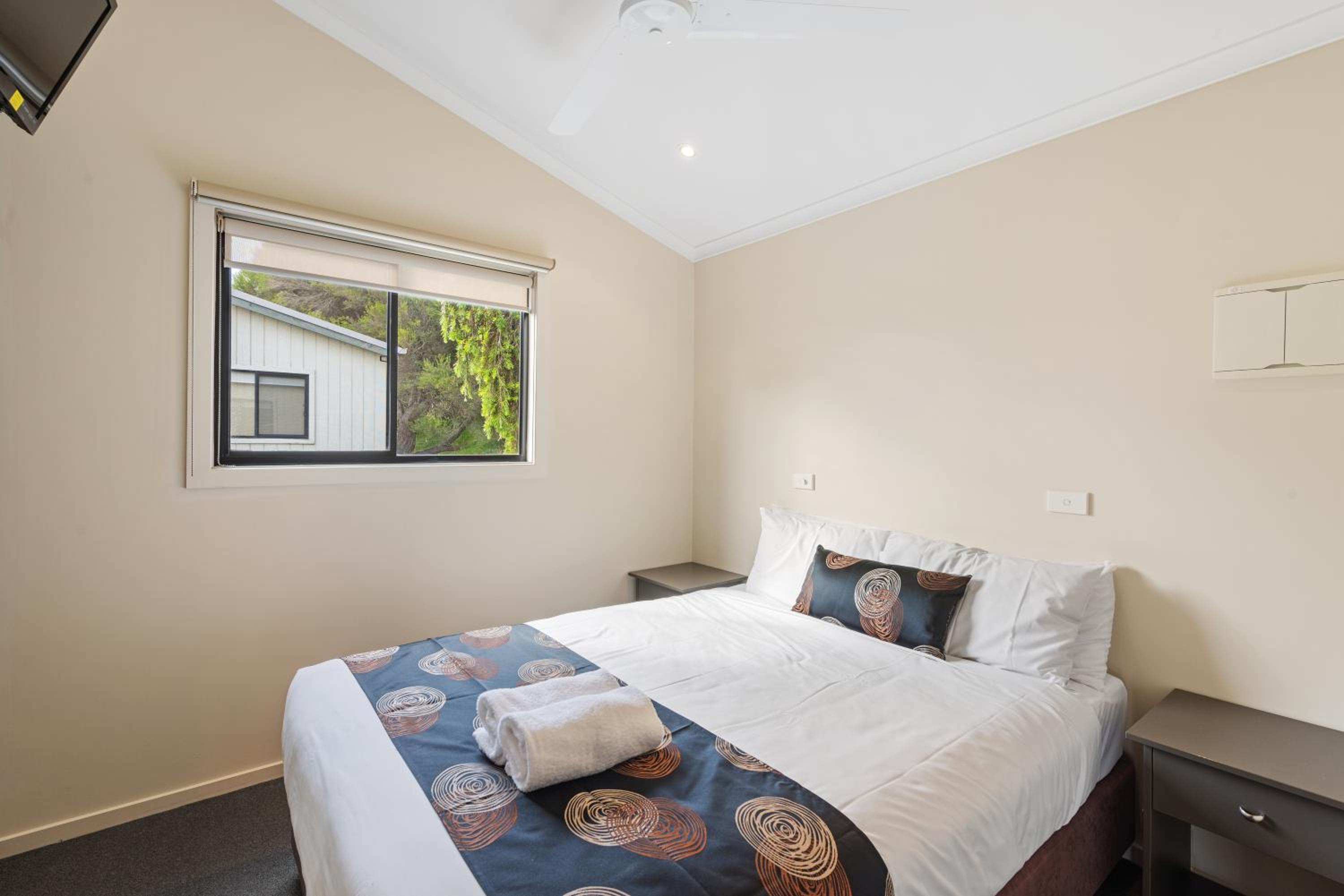 Deluxe Spa Cabin - Sleeps 2 - Photo 3