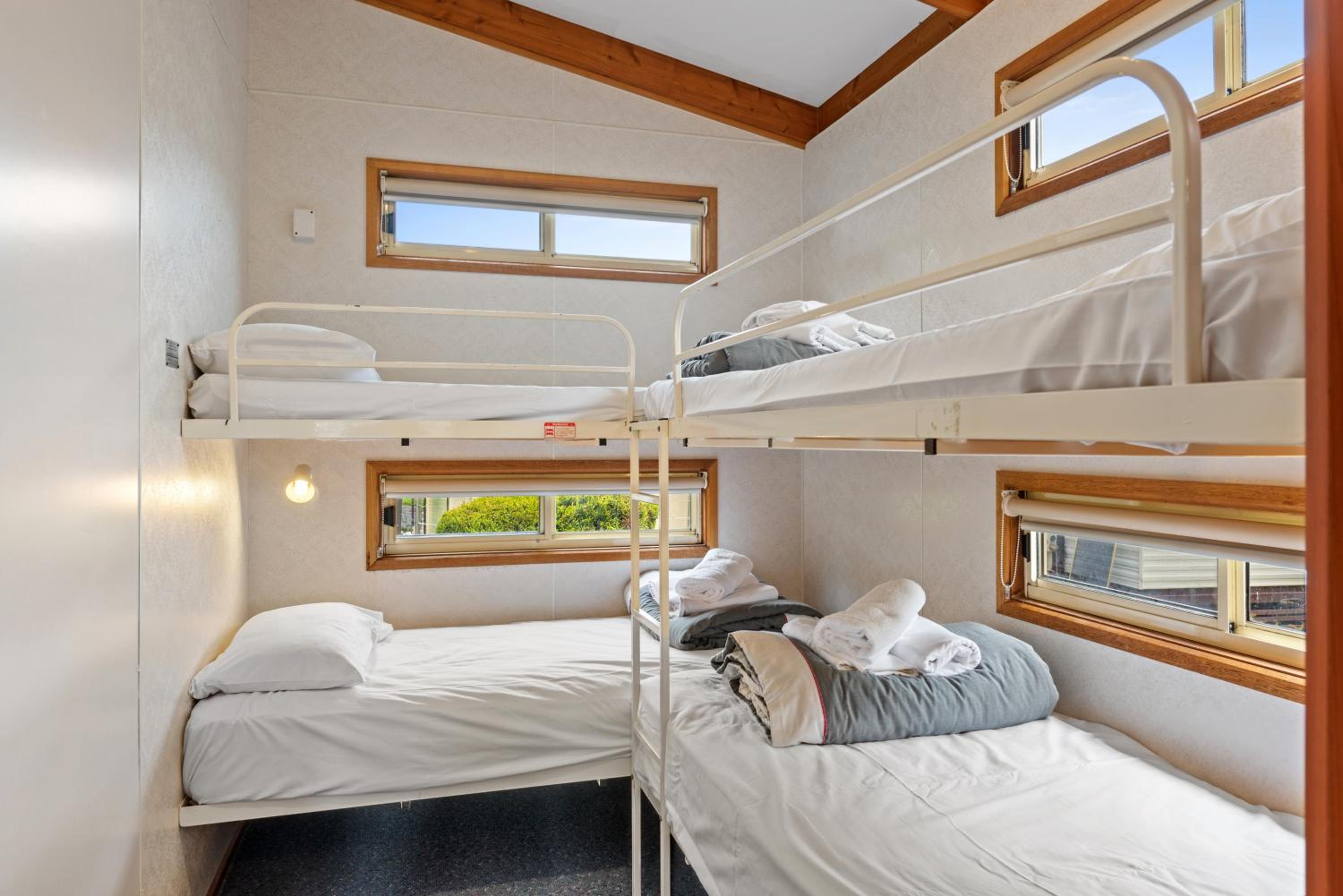 Standard 2 Bedroom Cabin - Photo 3