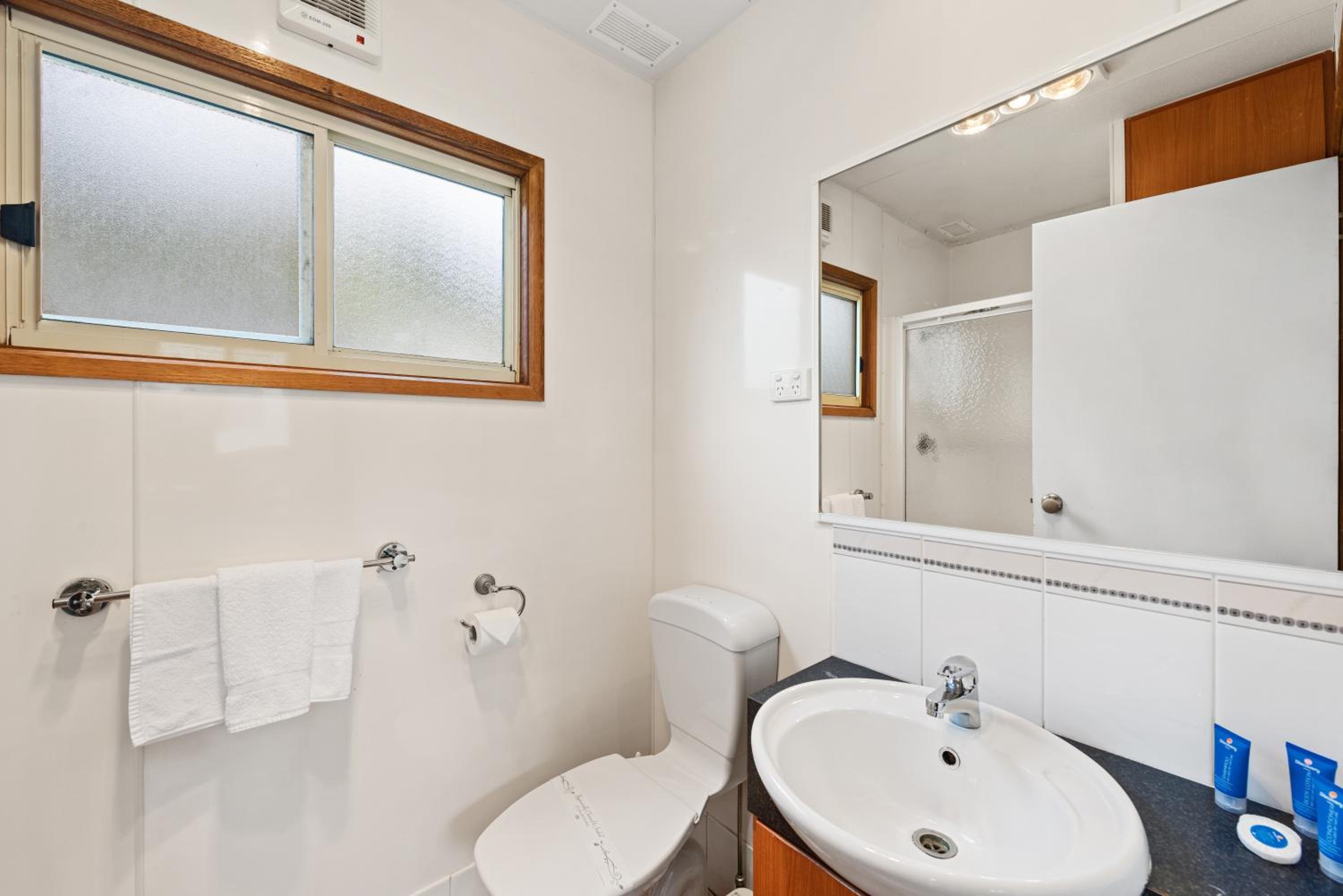 Standard 2 Bedroom Cabin - Photo 2