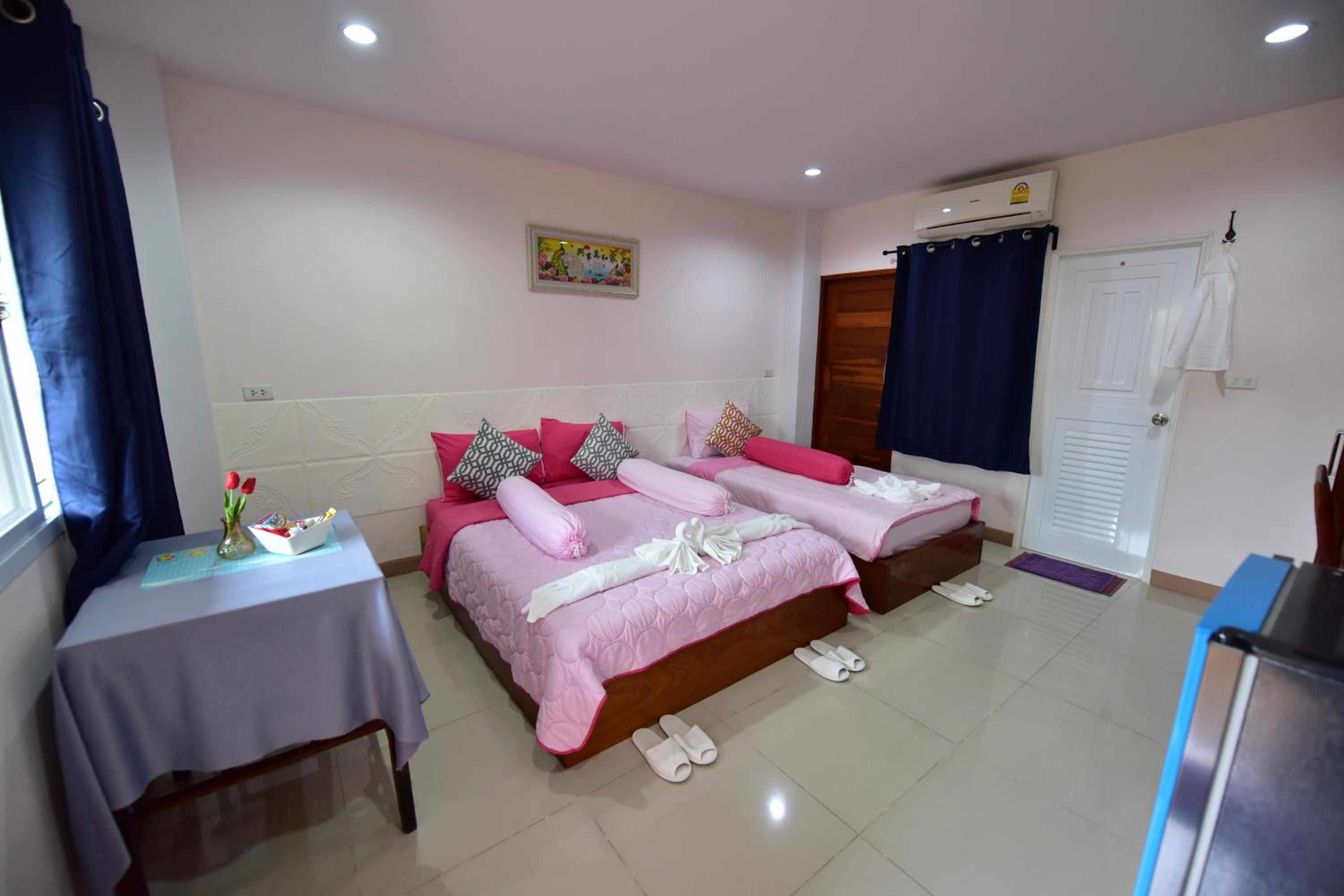 Deluxe Twin Room - Photo 16