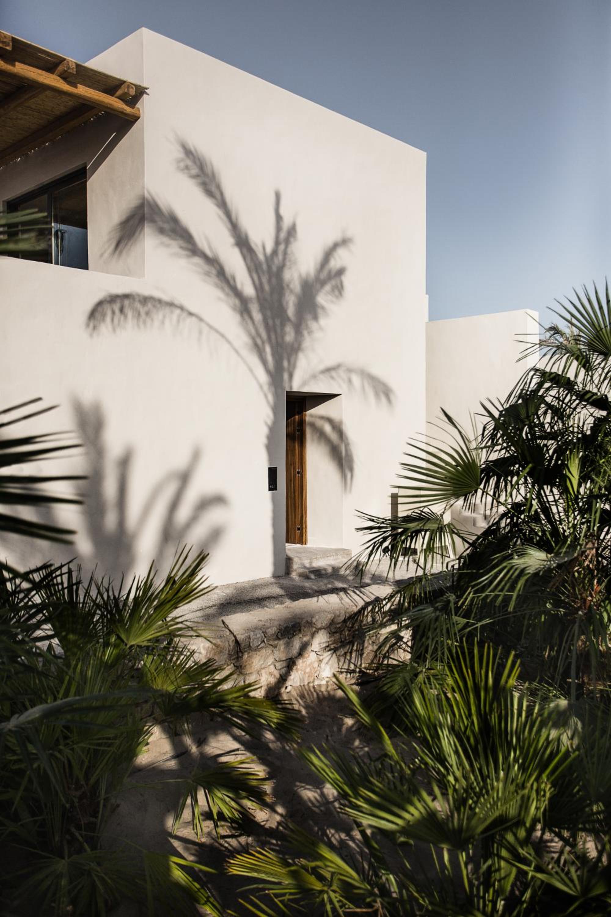 Deluxe Double Room with Balcony and Sea View - Photo 6